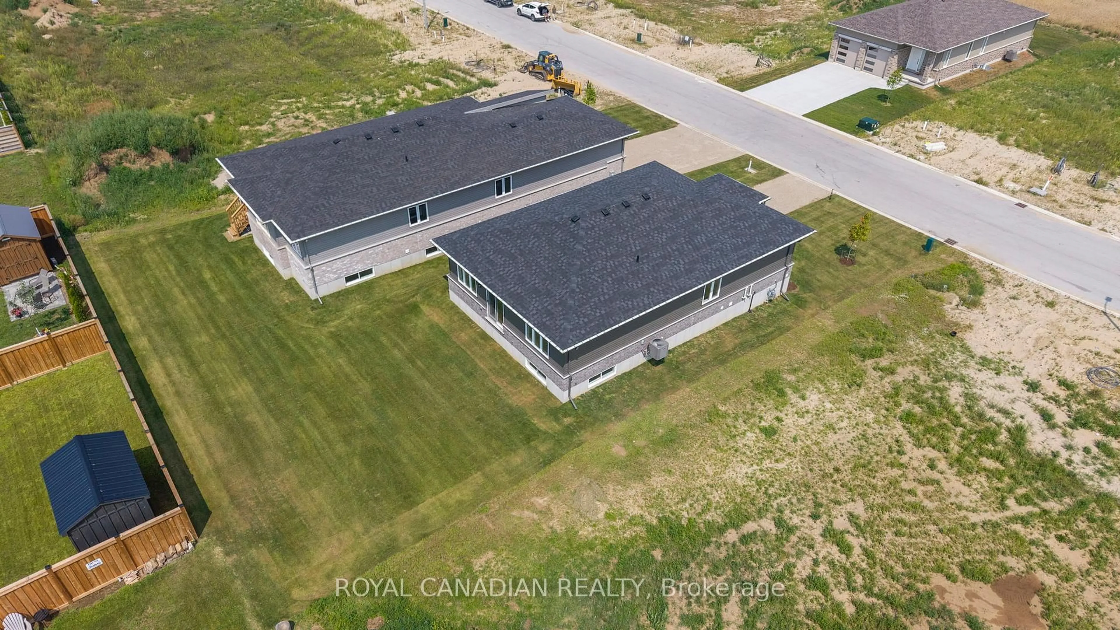 A pic from outside/outdoor area/front of a property/back of a property/a pic from drone, building for 380 HAWTHORNE St, Saugeen Shores Ontario N0H 2C3