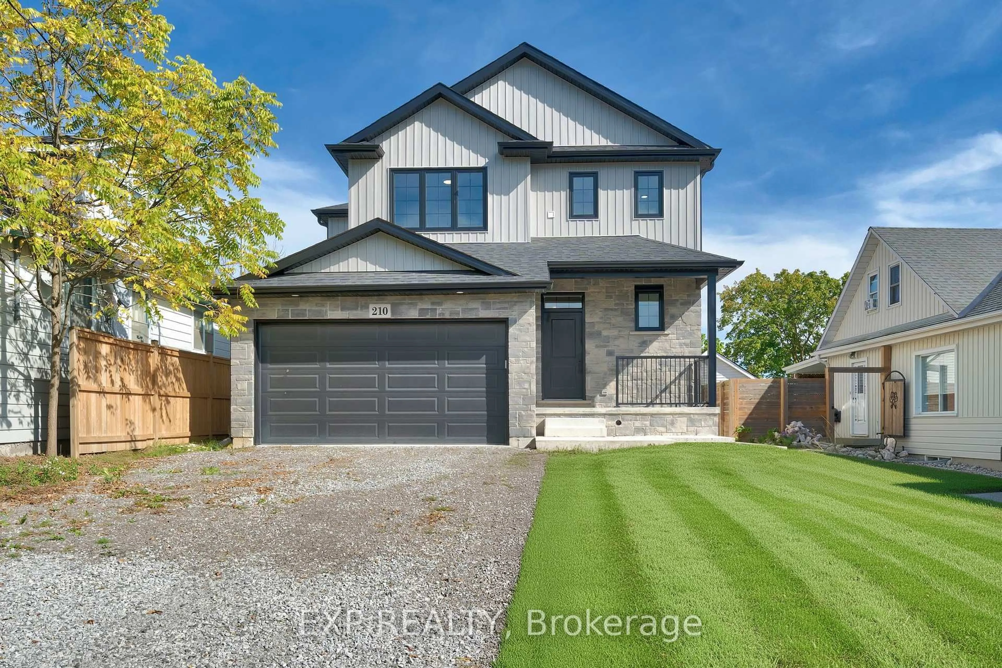 Home with brick exterior material, street for 210 MORTON St, Thorold Ontario L2V 1C7