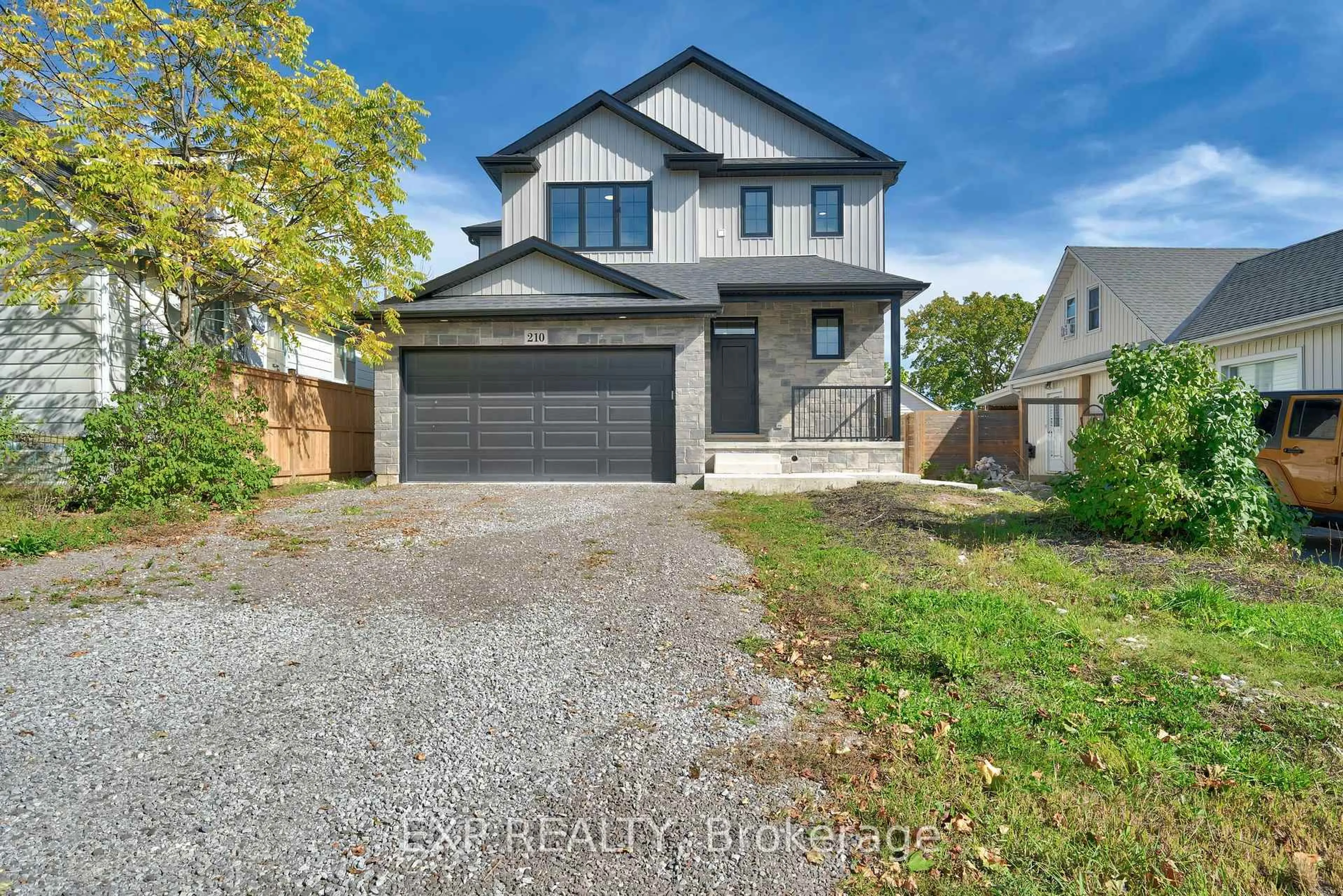 Home with brick exterior material, street for 210 MORTON St, Thorold Ontario L2V 1C7
