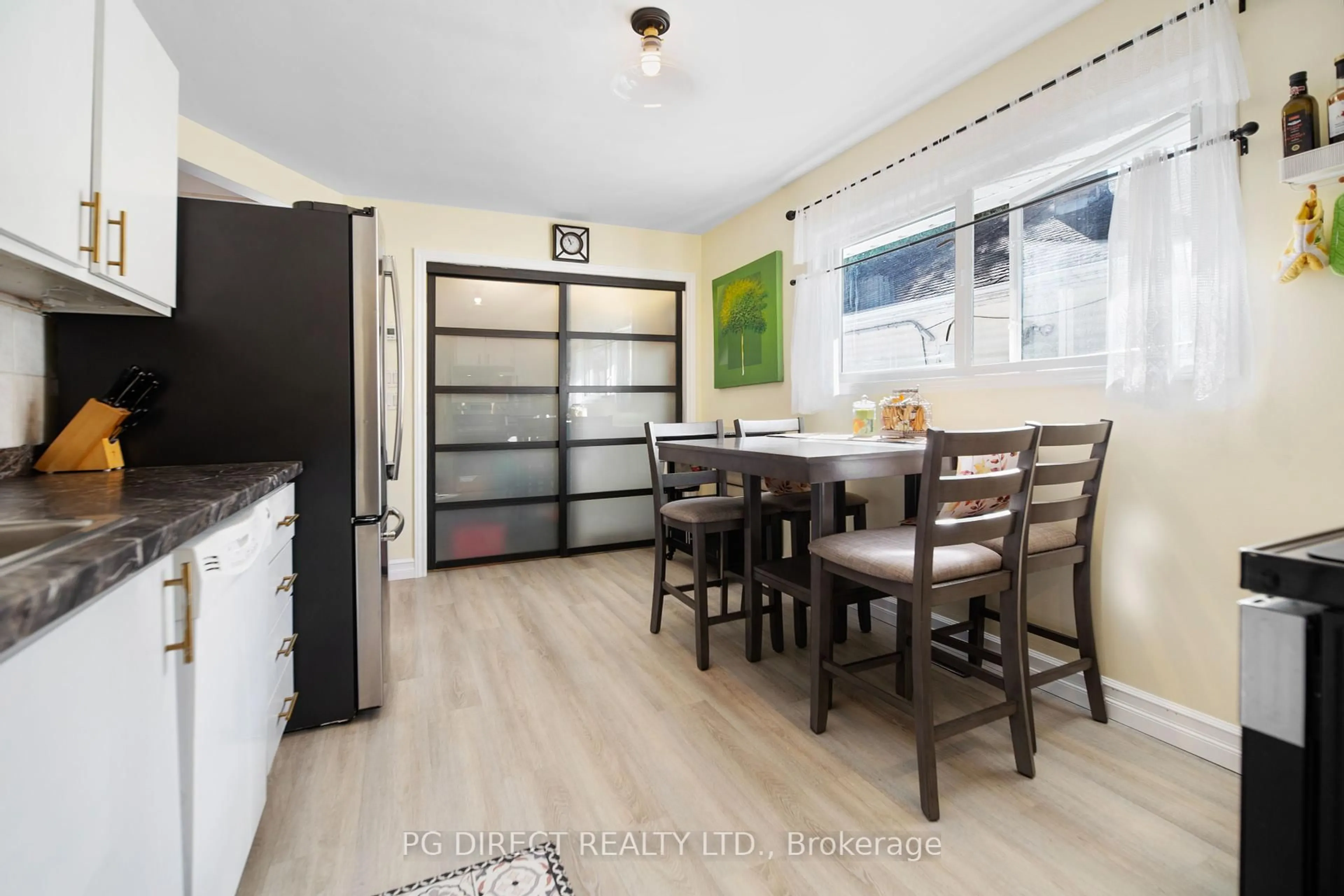 Open concept kitchen, unknown for 383 Chippewa St, North Bay Ontario P1B 6G5