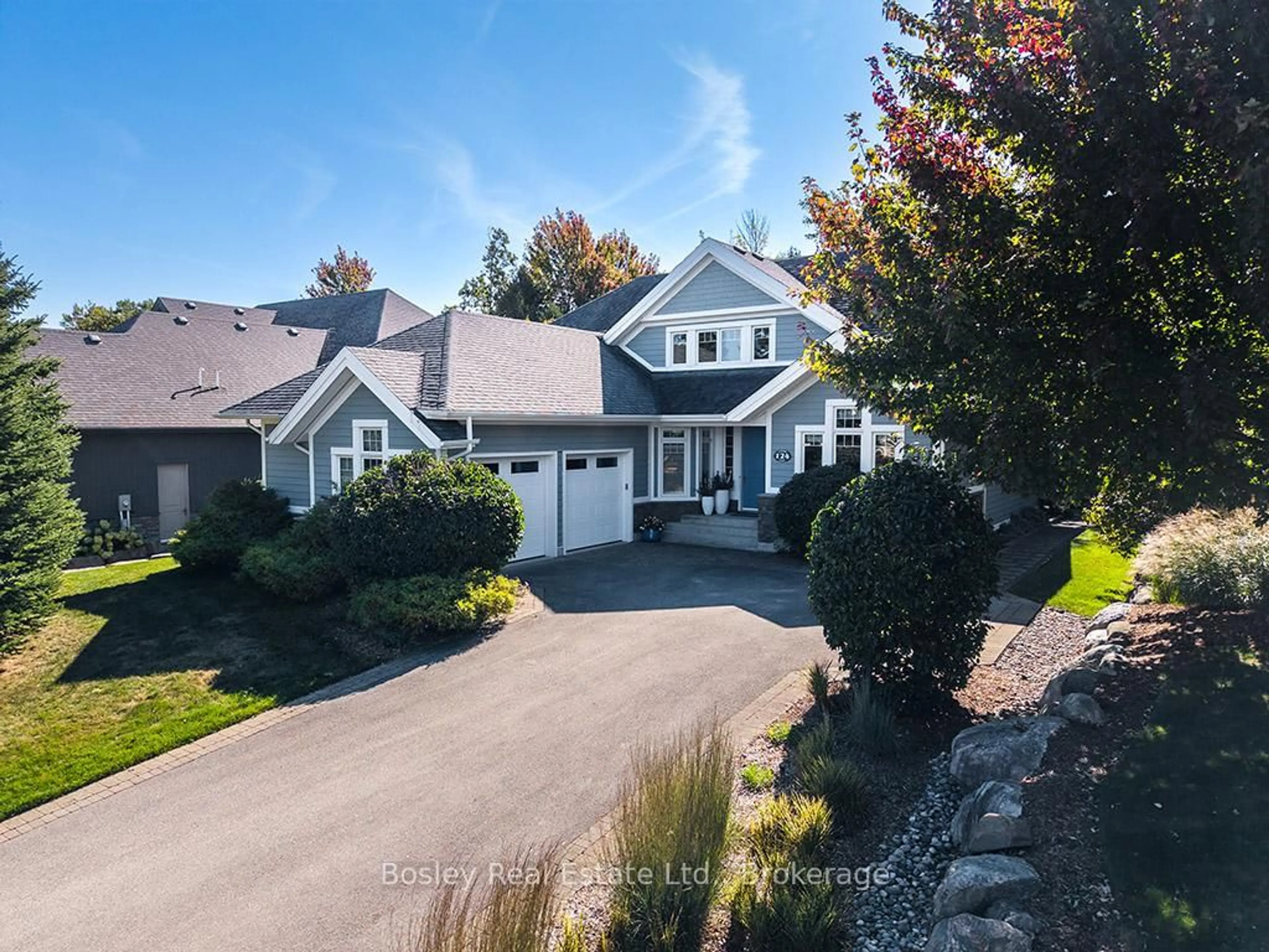 A pic from outside/outdoor area/front of a property/back of a property/a pic from drone, street for 124 LANDRY Lane, Blue Mountains Ontario N0H 2P0