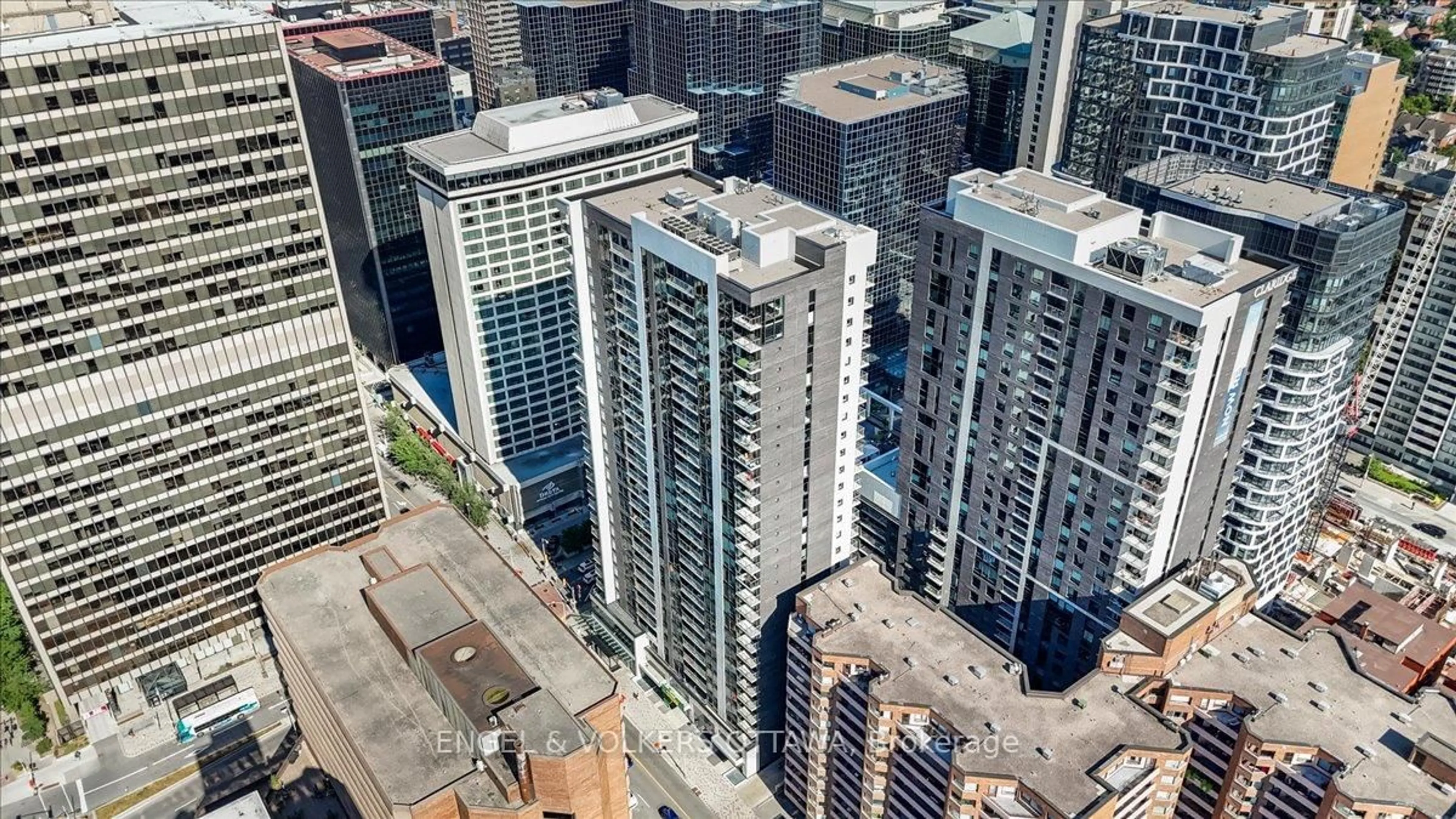 A pic from outside/outdoor area/front of a property/back of a property/a pic from drone, city buildings view from balcony for 340 Queen St #1704, Ottawa Ontario K1R 0G1