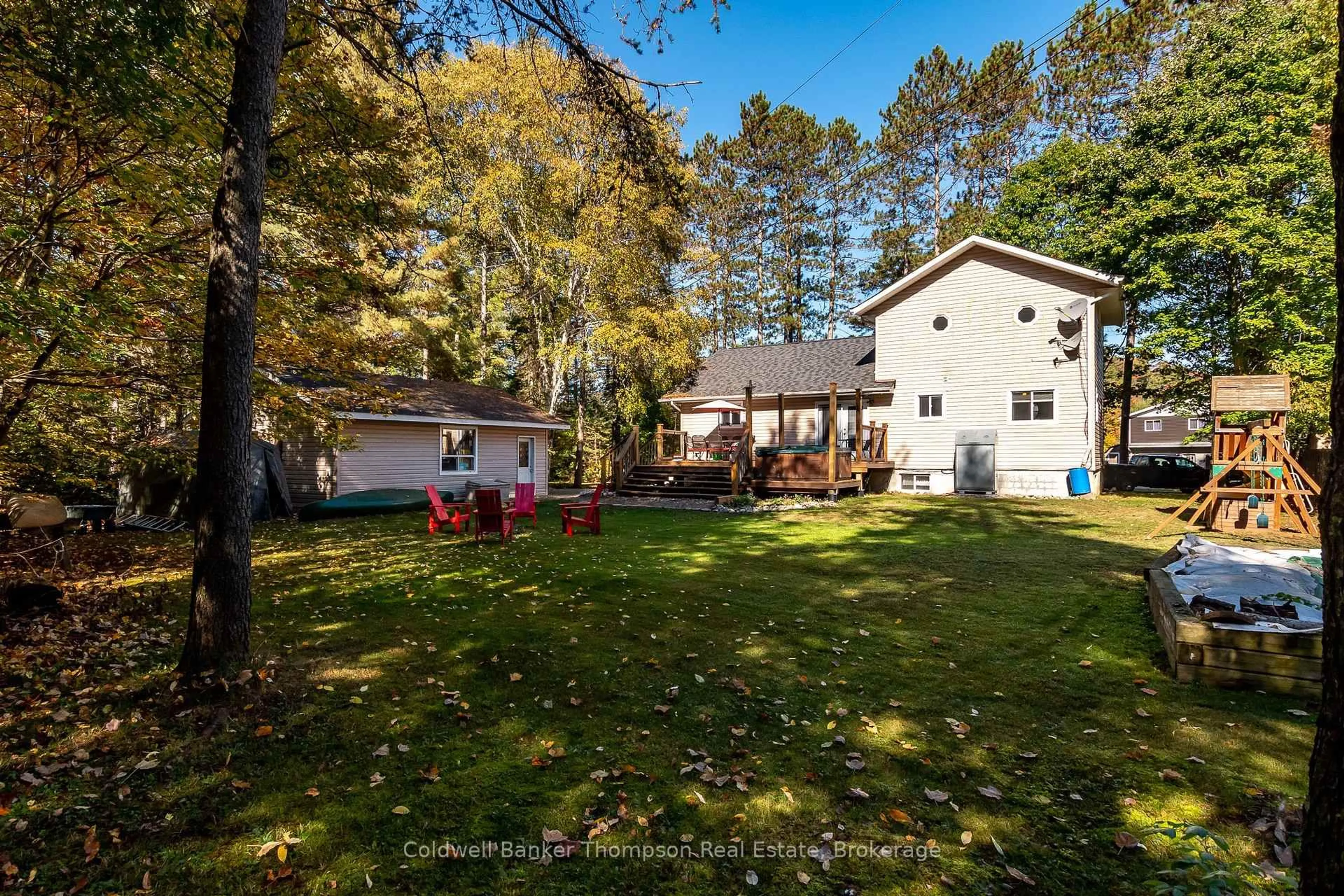 A pic from outside/outdoor area/front of a property/back of a property/a pic from drone, forest/trees view for 4237 Ravenscliffe Rd, Huntsville Ontario P1H 2J2