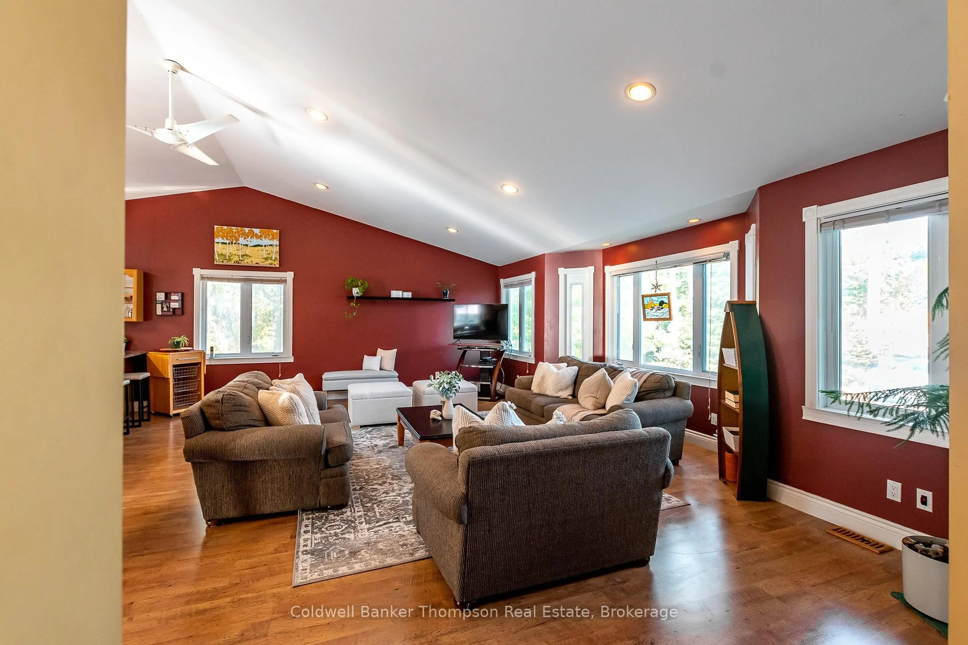 Living room with furniture, unknown for 4237 Ravenscliffe Rd, Huntsville Ontario P1H 2J2