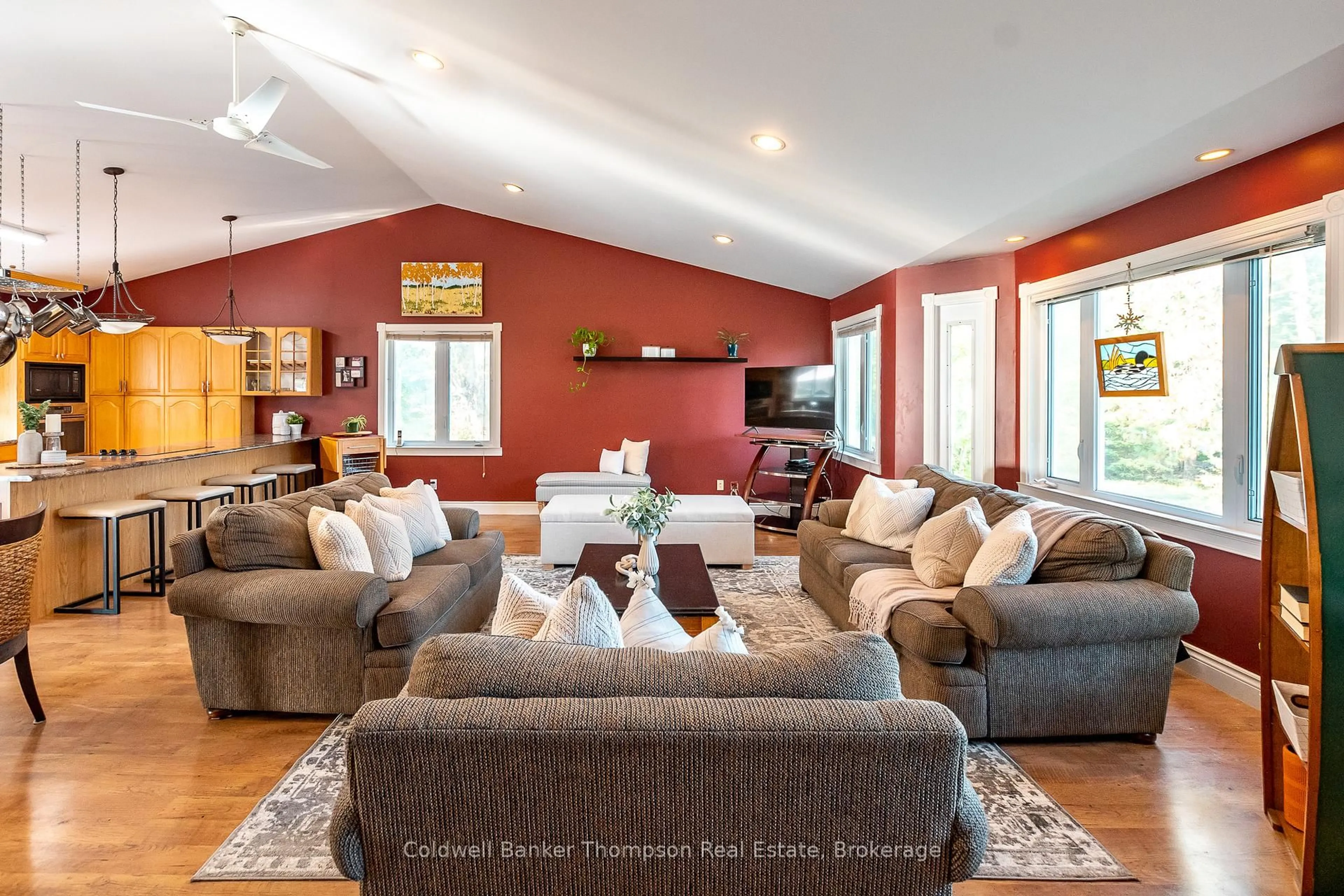 Living room with furniture, unknown for 4237 Ravenscliffe Rd, Huntsville Ontario P1H 2J2