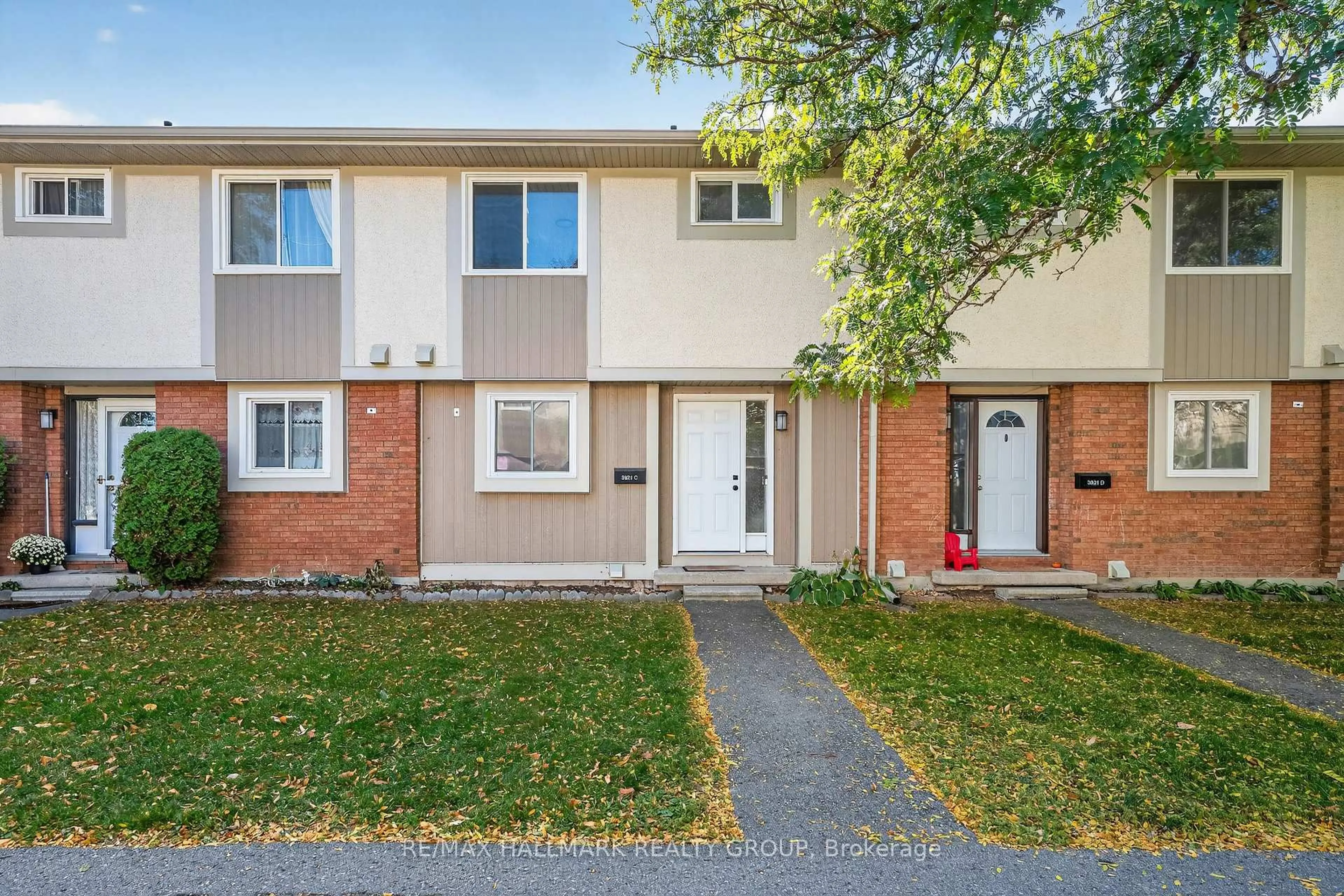 Unknown for 3921C Old Richmond Rd, Ottawa Ontario K2H 8T9