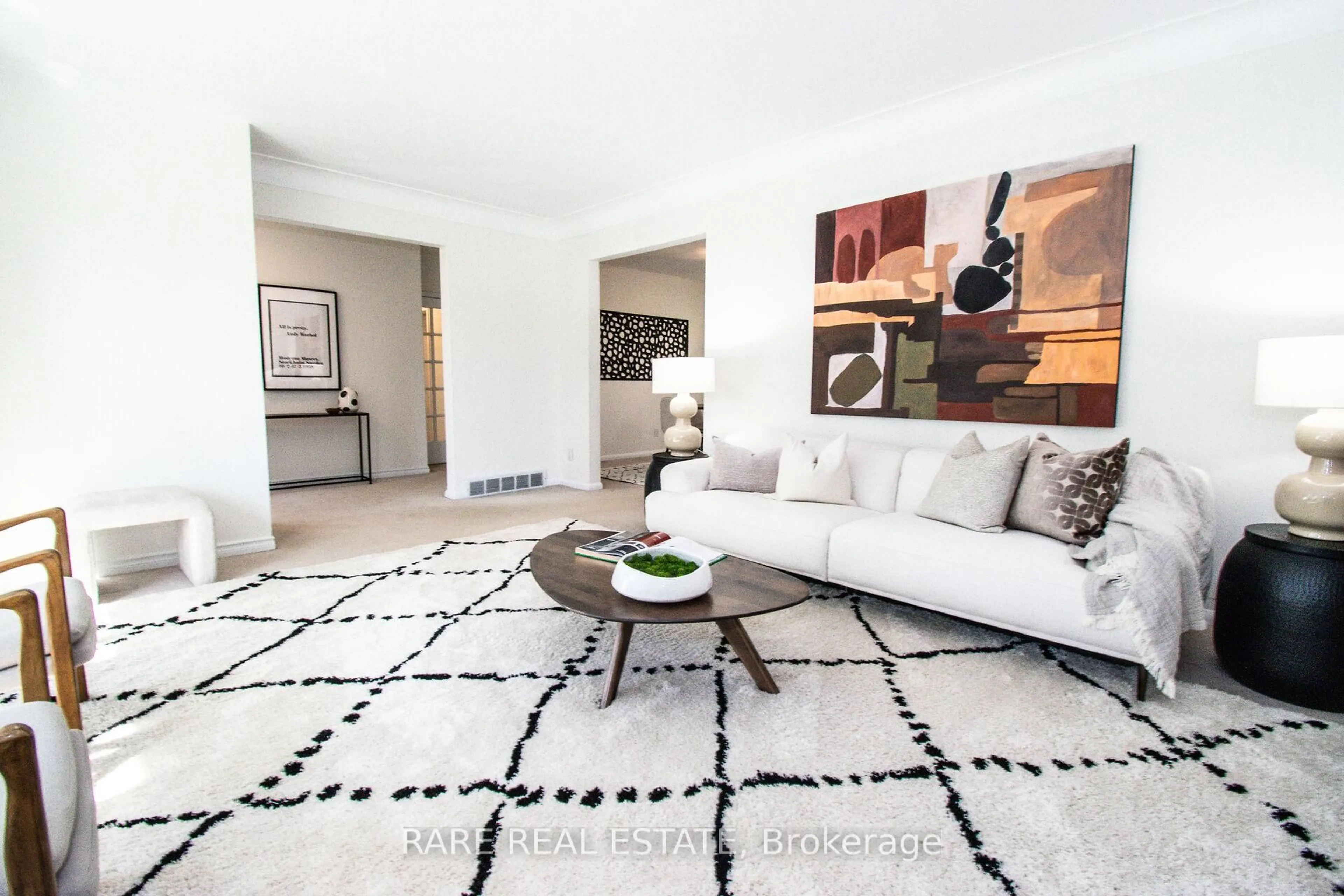 Living room with furniture, carpet floor for 8 Brookside Ave, Grimsby Ontario L3M 1W1