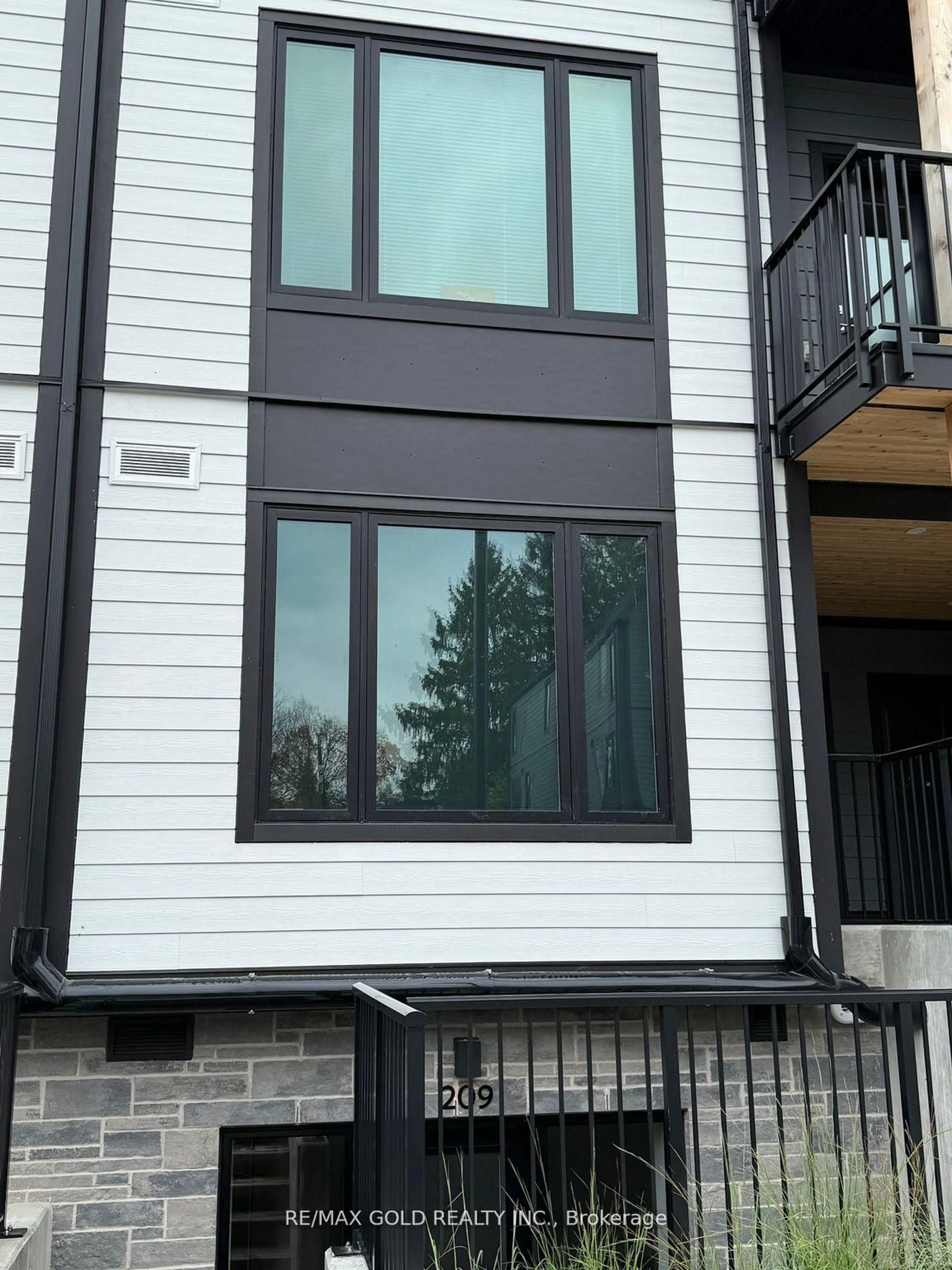 Home with vinyl exterior material, unknown for 708 Woolwich St #210, Guelph Ontario N1H 7G6
