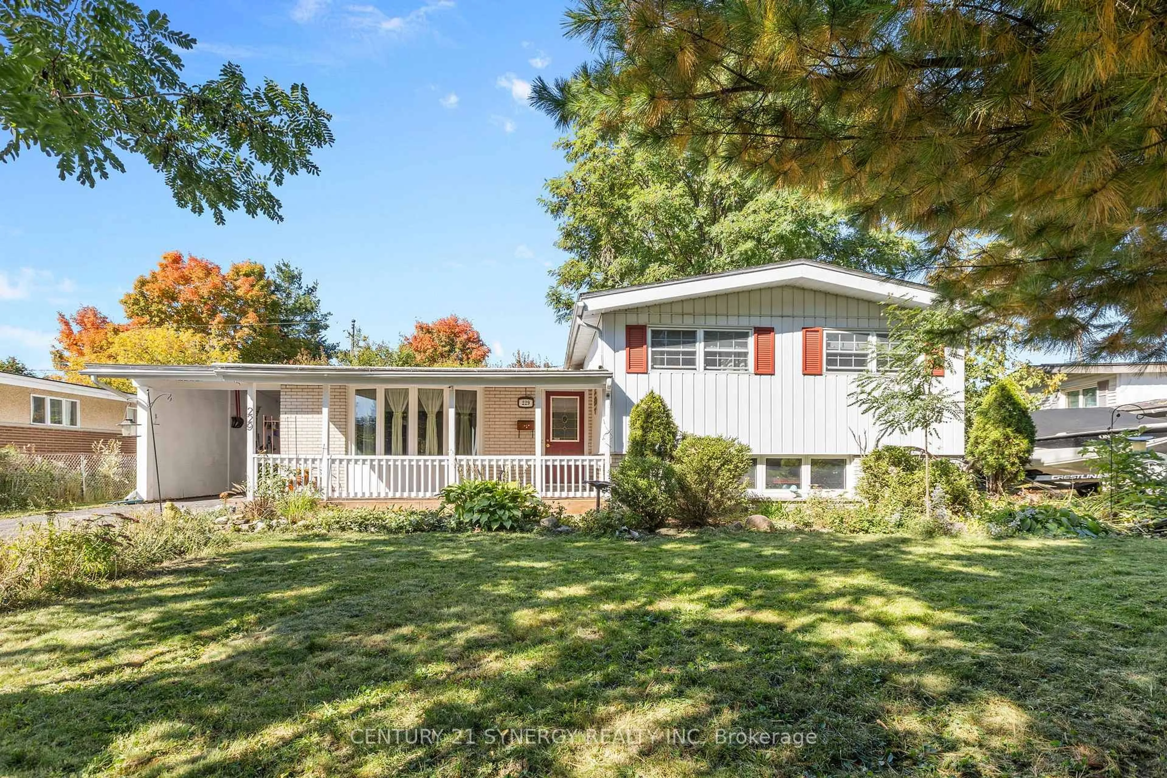 Home with vinyl exterior material, unknown for 229 Kennedy Lane, Ottawa Ontario K1E 1G5