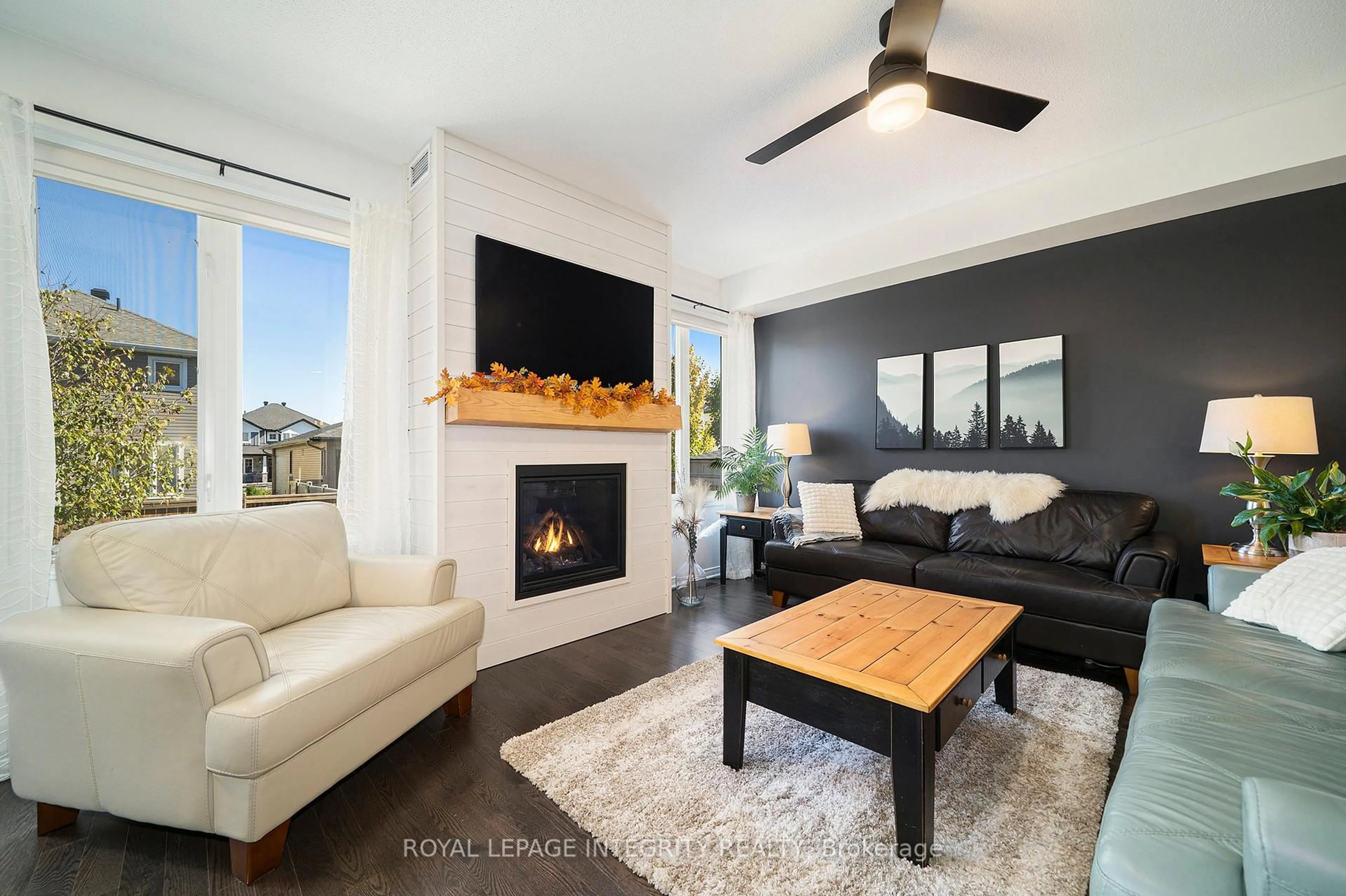 Living room with furniture, unknown for 19 Riddell St, Carleton Place Ontario K7C 0J5