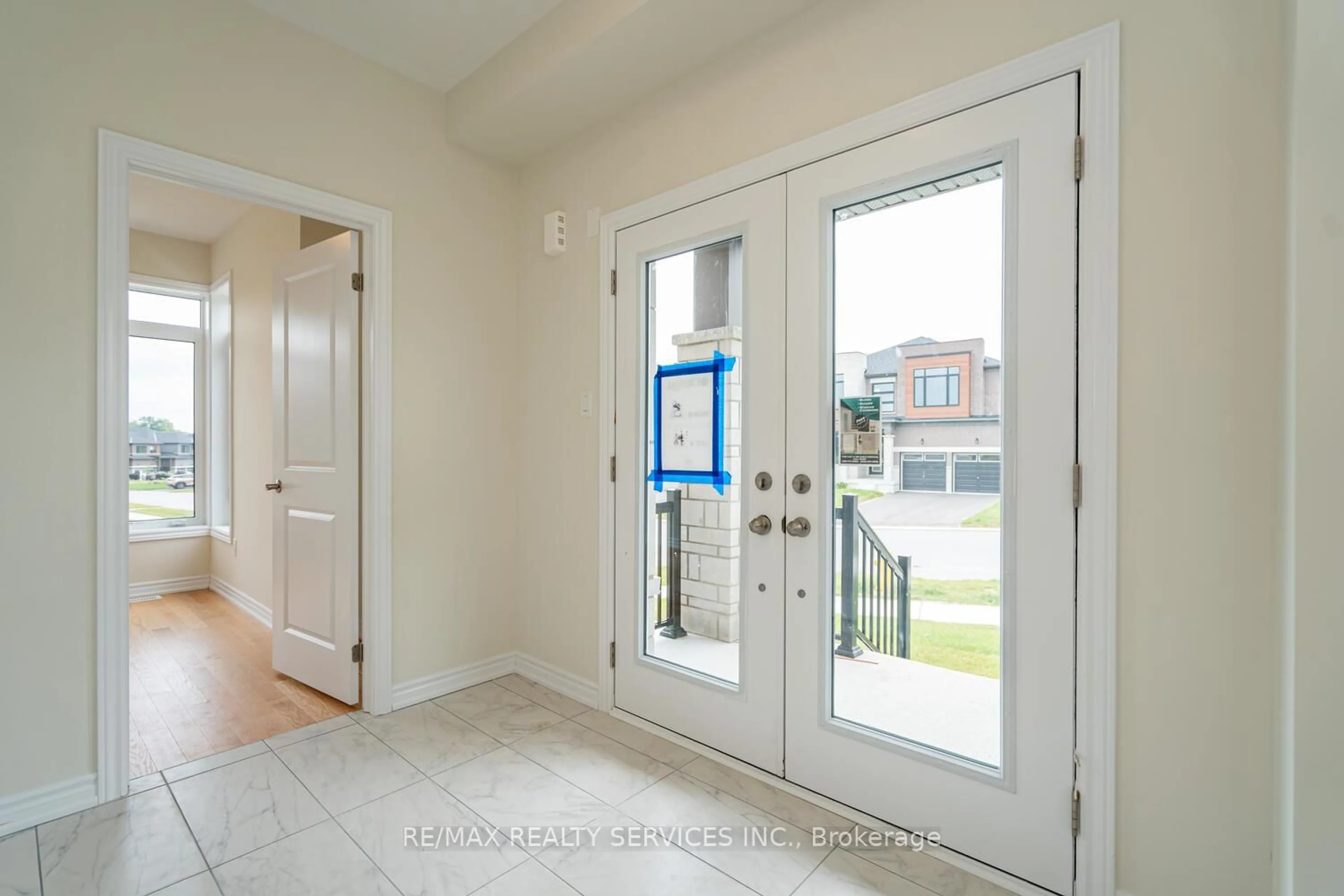 Indoor entryway for 25 Heming St, Brant Ontario N3L 0M6