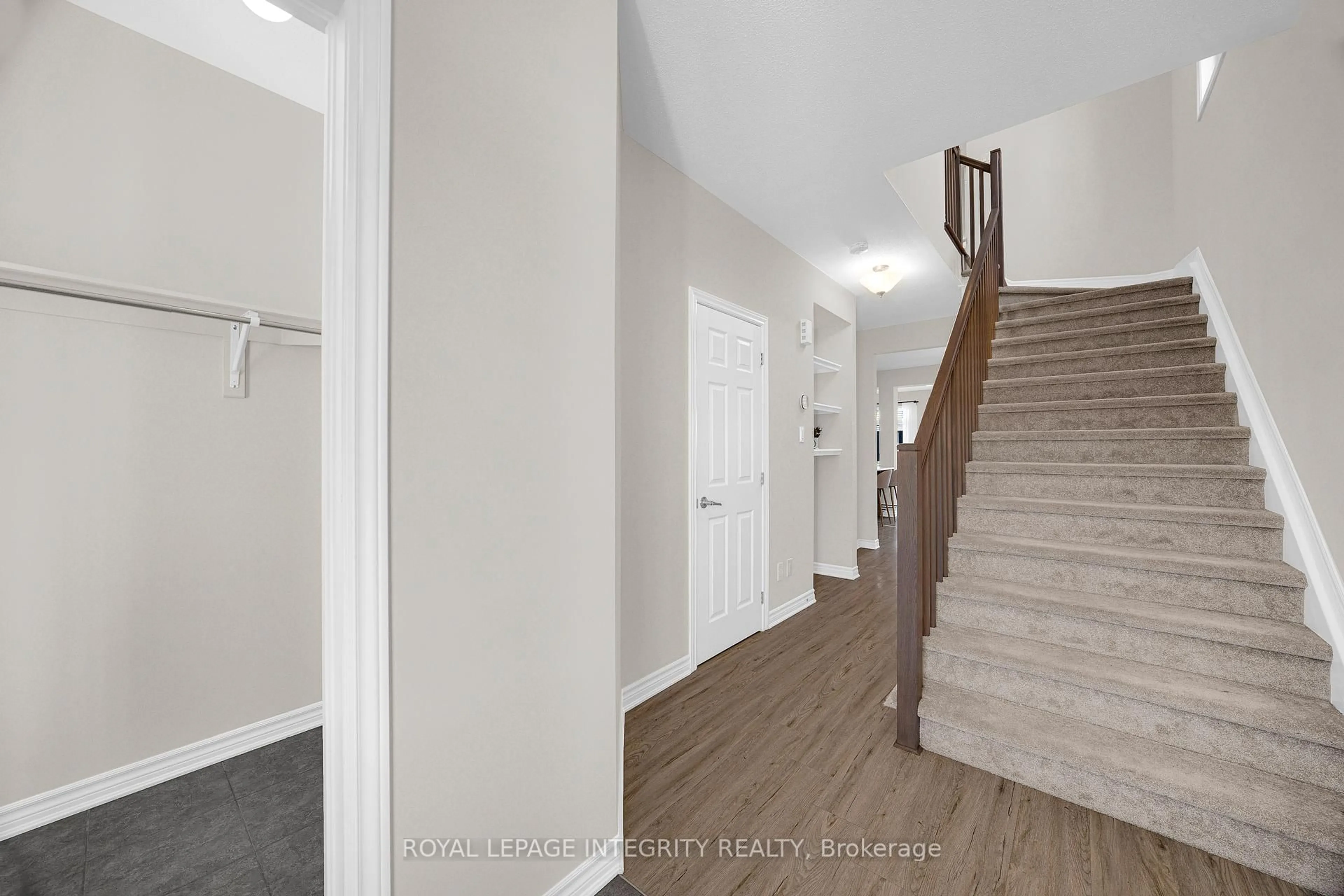 Unknown for 215 Merak Way, Ottawa Ontario K2J 6N7