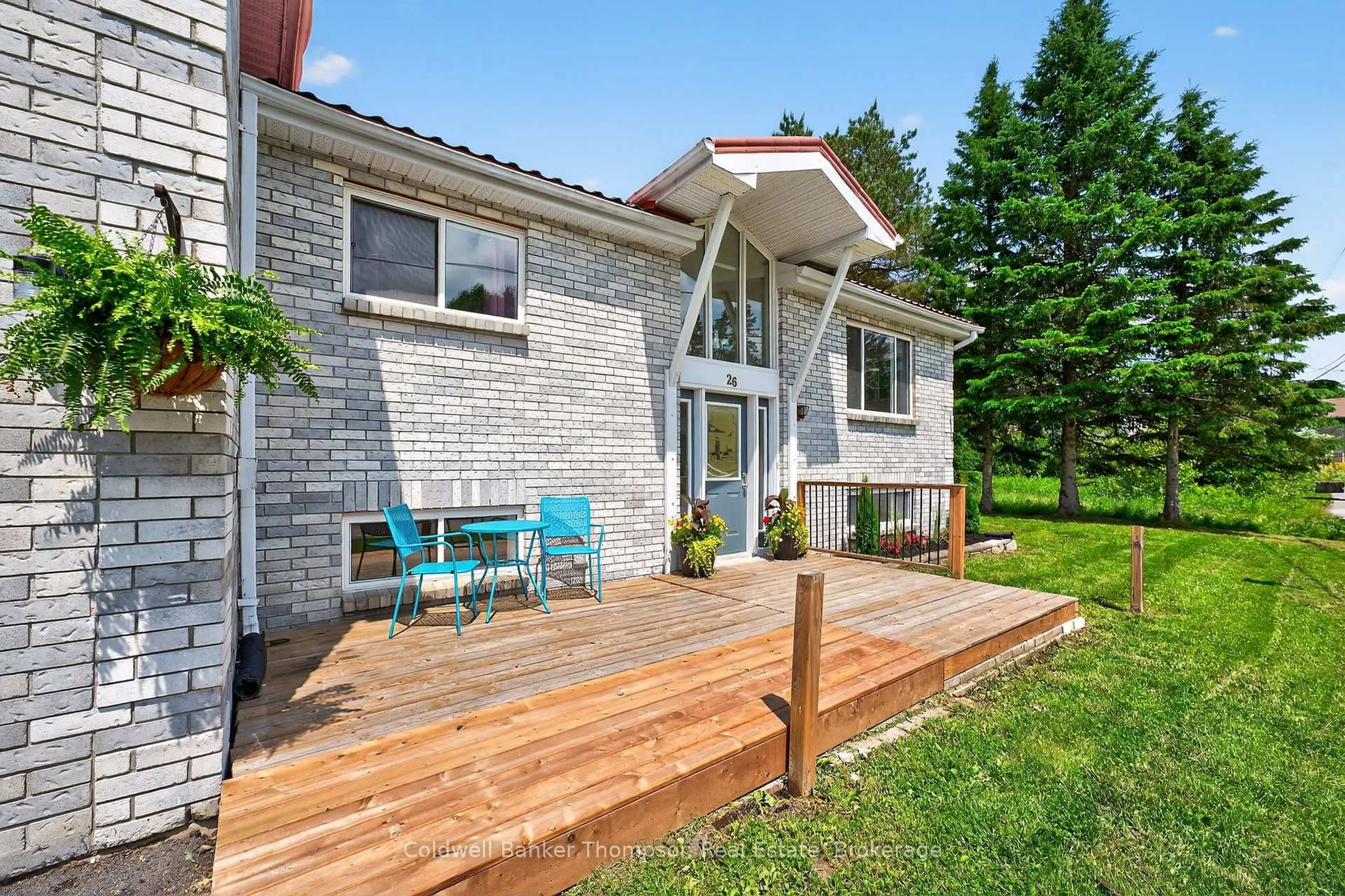 Patio, unknown for 26 Sabrina Park Dr, Huntsville Ontario P1H 1L8