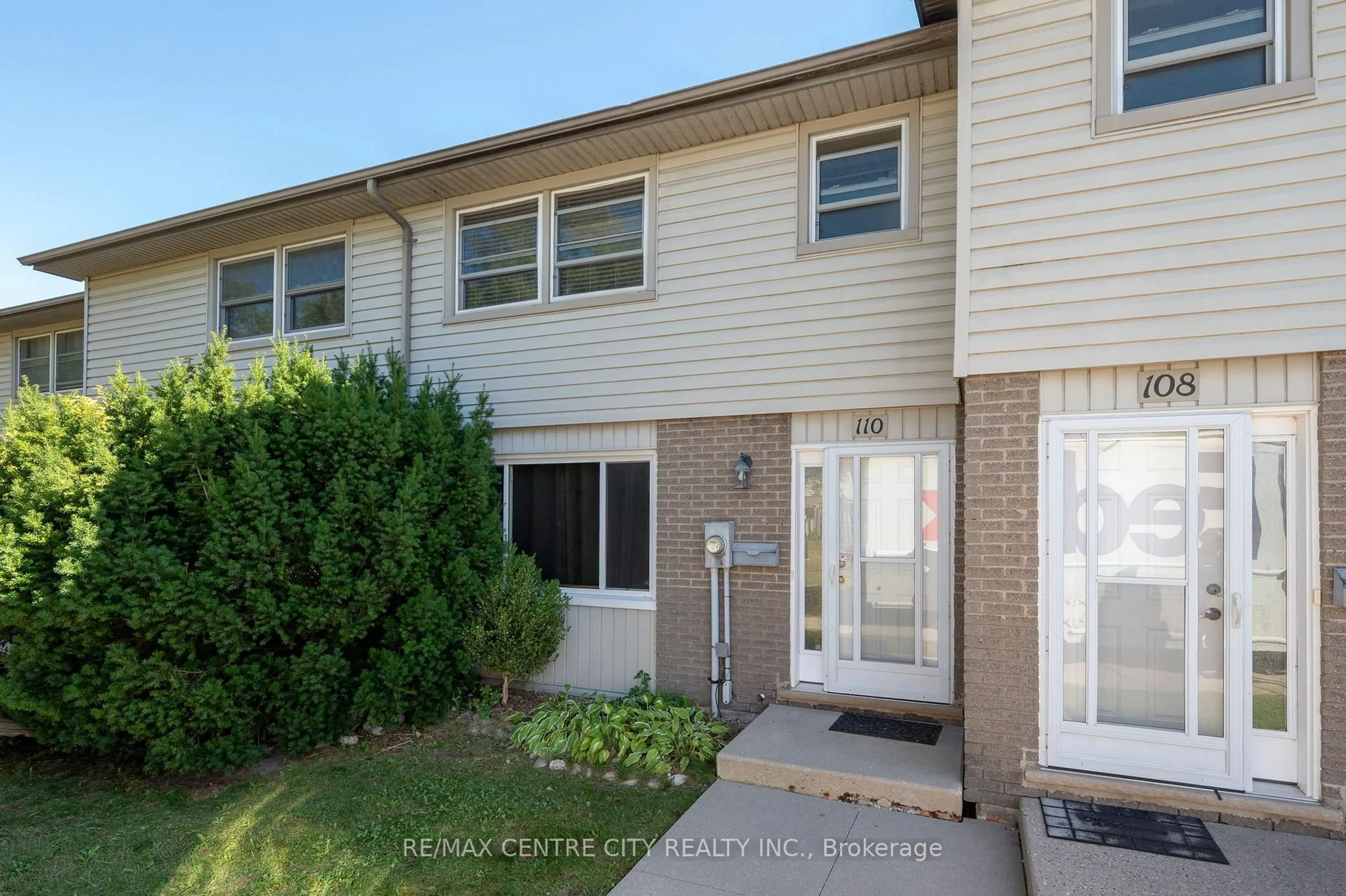 A pic from outside/outdoor area/front of a property/back of a property/a pic from drone, street for 690 Little Grey St #110, London East Ontario N5Z 4M9