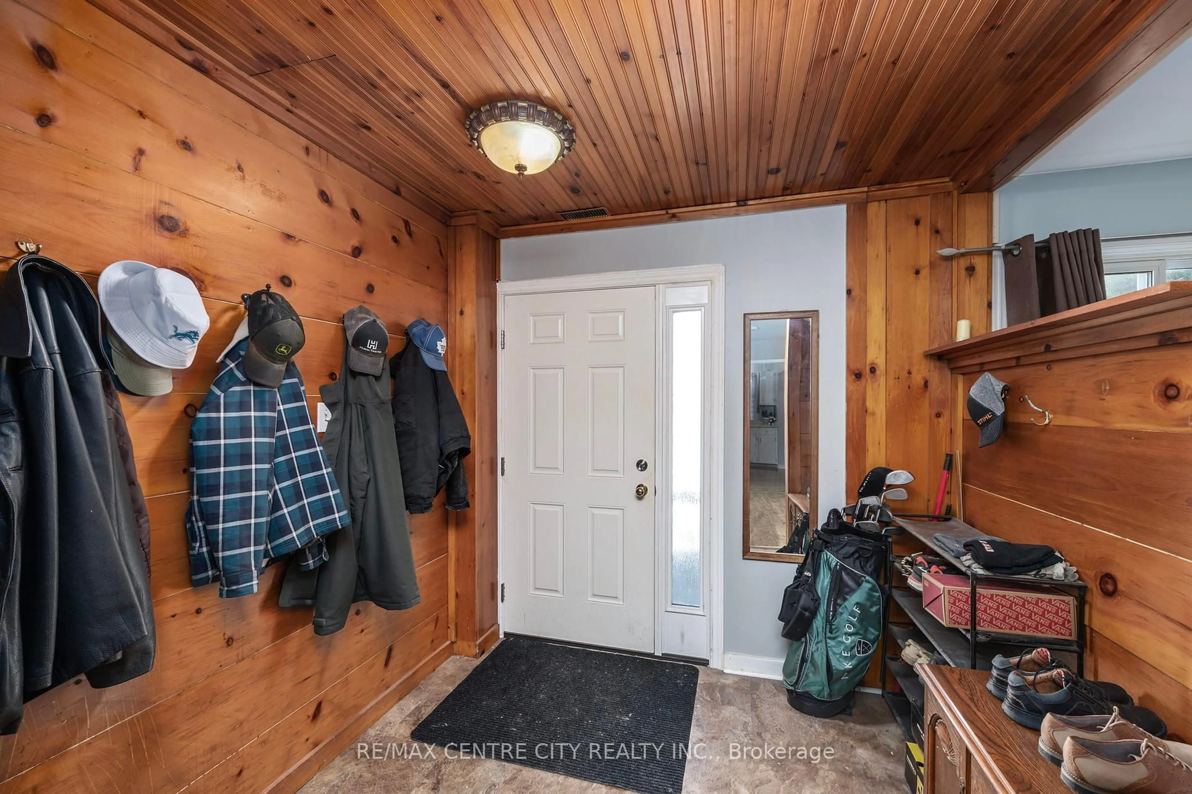 Indoor entryway for 690 Little Grey St #110, London East Ontario N5Z 4M9