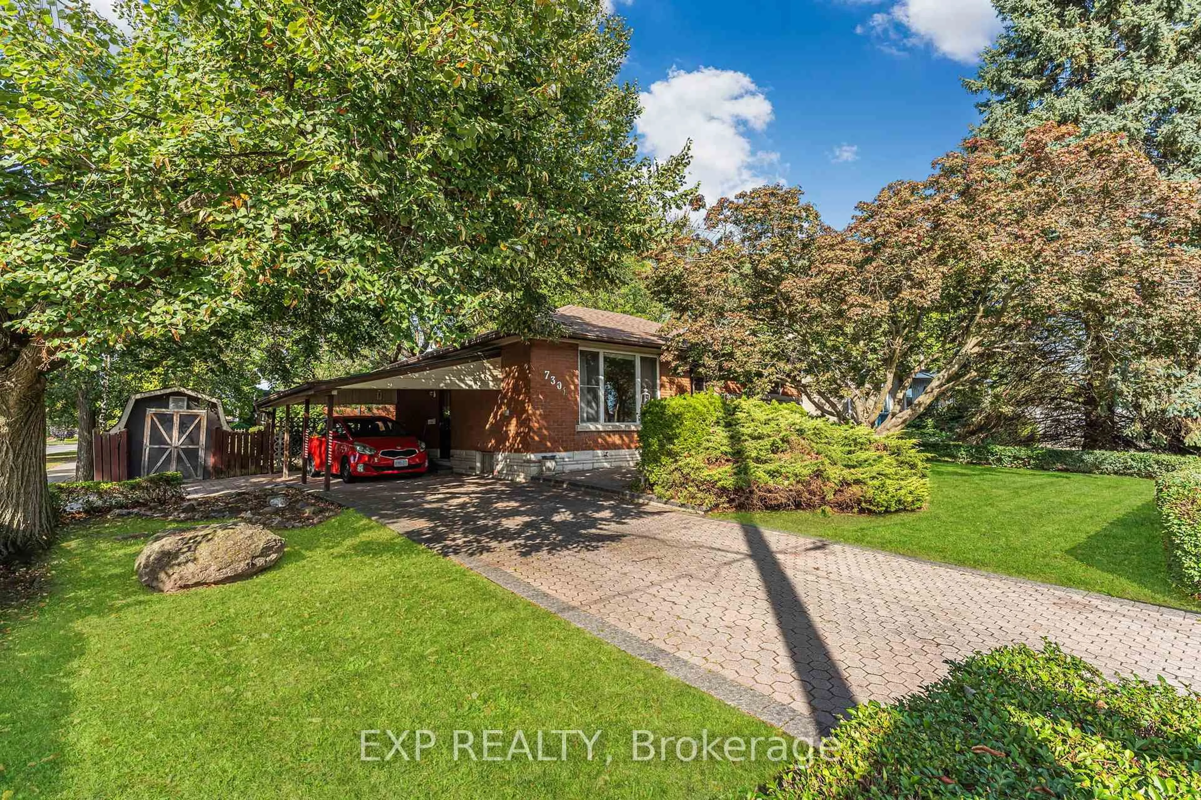 A pic from outside/outdoor area/front of a property/back of a property/a pic from drone, unknown for 7301 Heximer Ave, Niagara Falls Ontario L2G 4T5