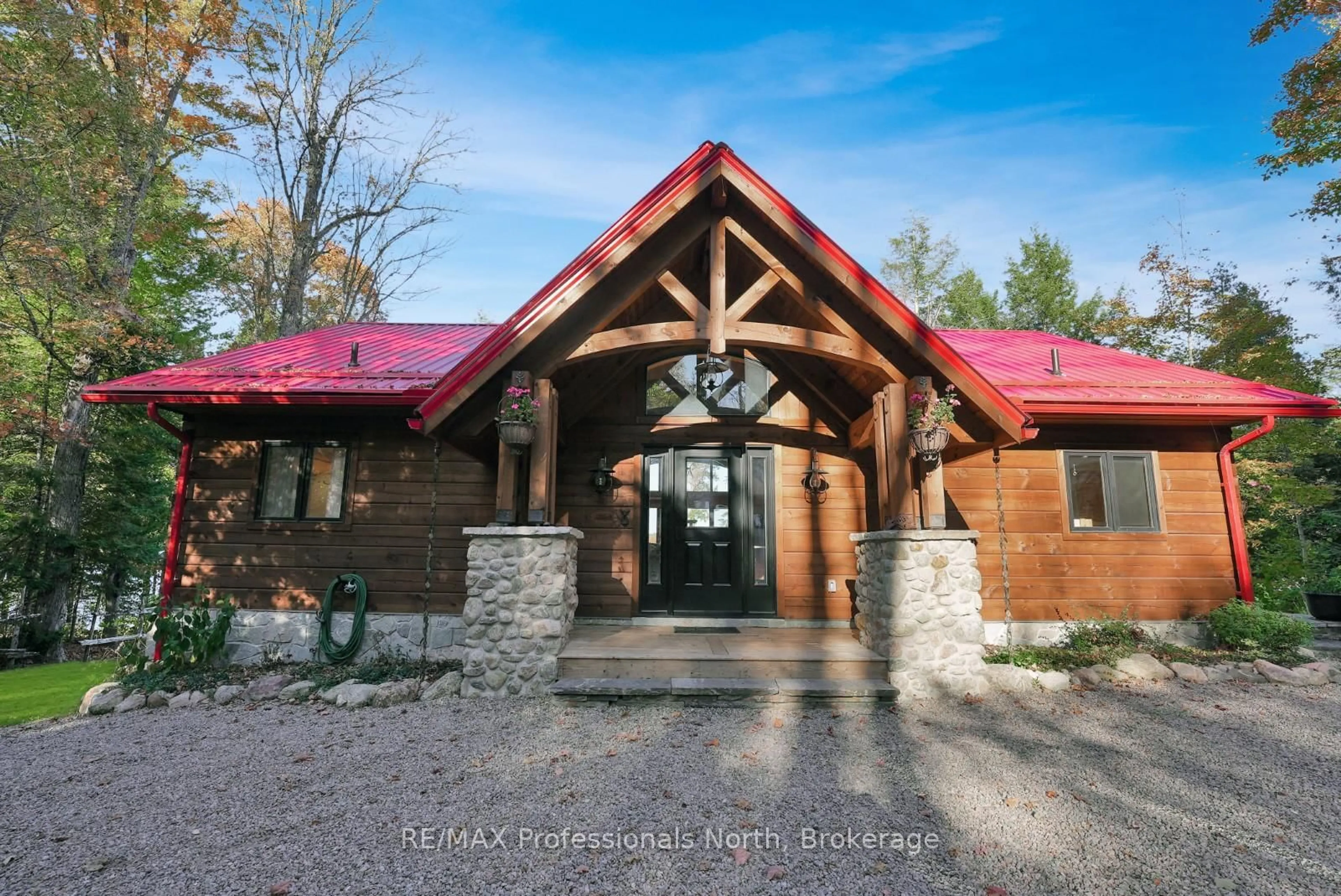Indoor foyer for 1204 Jordan Lake Rd, Highlands East Ontario K0L 2A0
