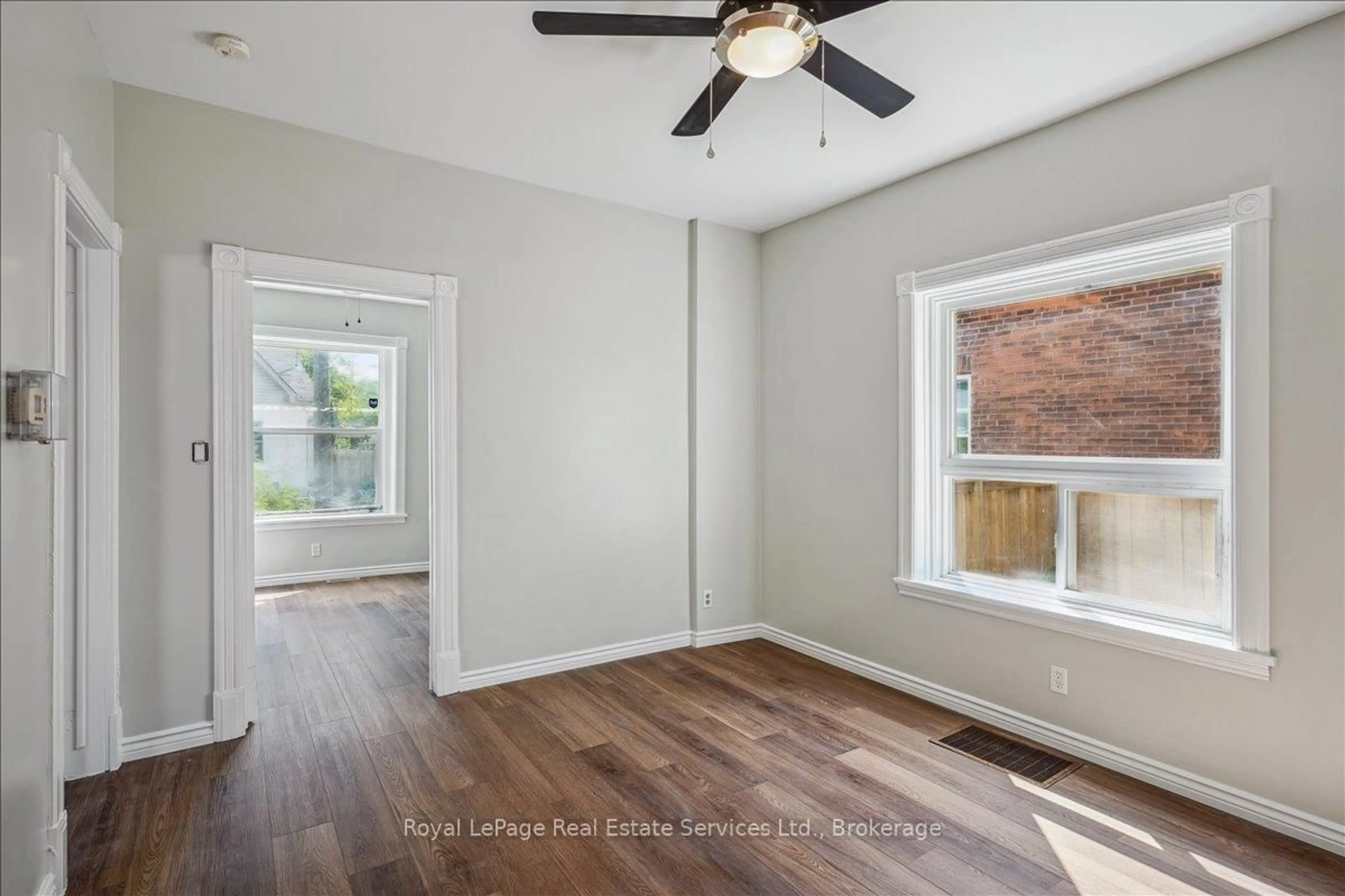 A pic of a room for 33 Rose Ave, Brantford Ontario N3S 2M3