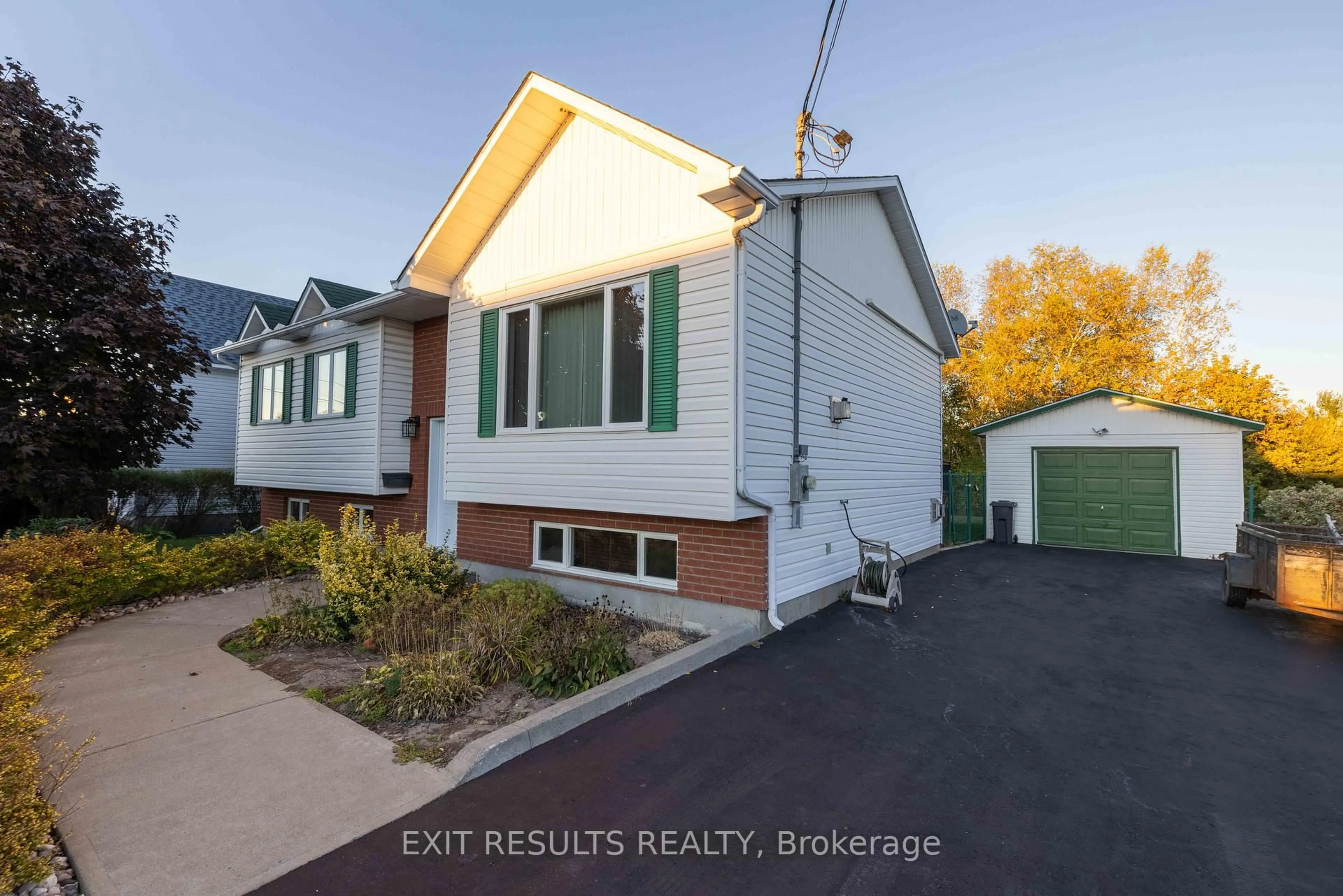 Home with vinyl exterior material, street for 565 Bolt Rd, Alfred and Plantagenet Ontario K0B 1A0