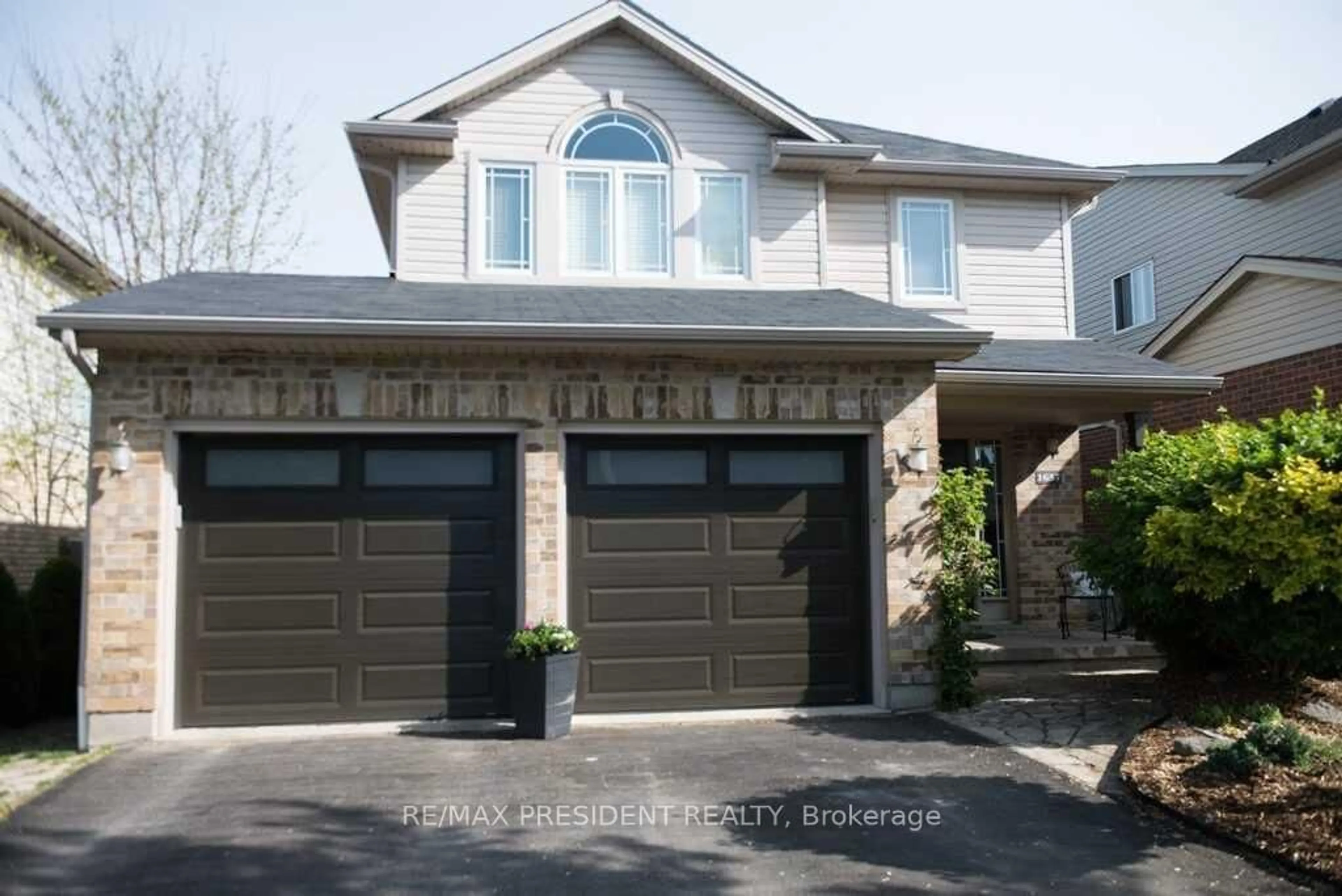 Home with brick exterior material, street for 1657 Bayswater Cres, London North Ontario N6G 5N7