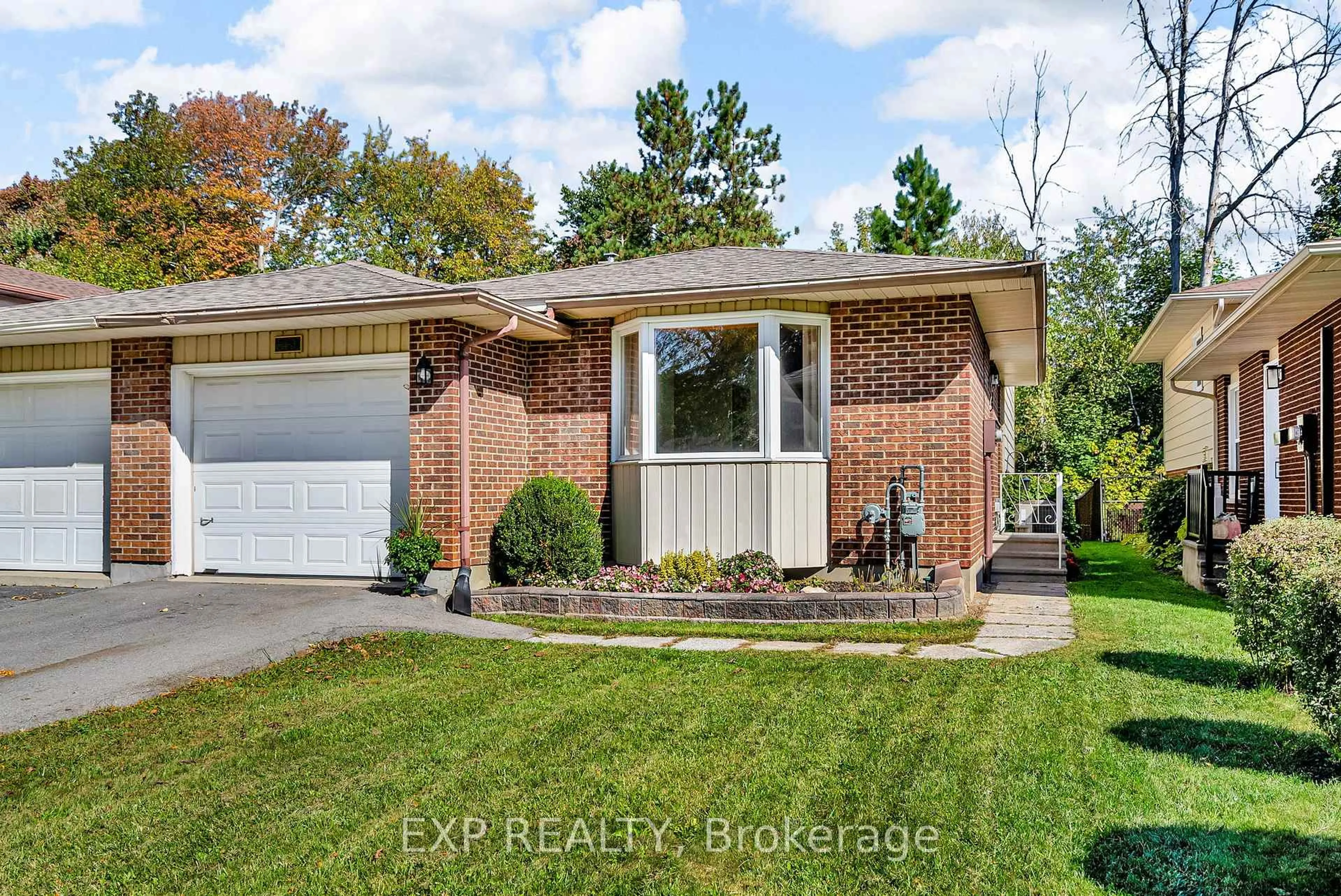 Home with brick exterior material, street for 660 Champlain Dr, Cornwall Ontario K6H 6G6