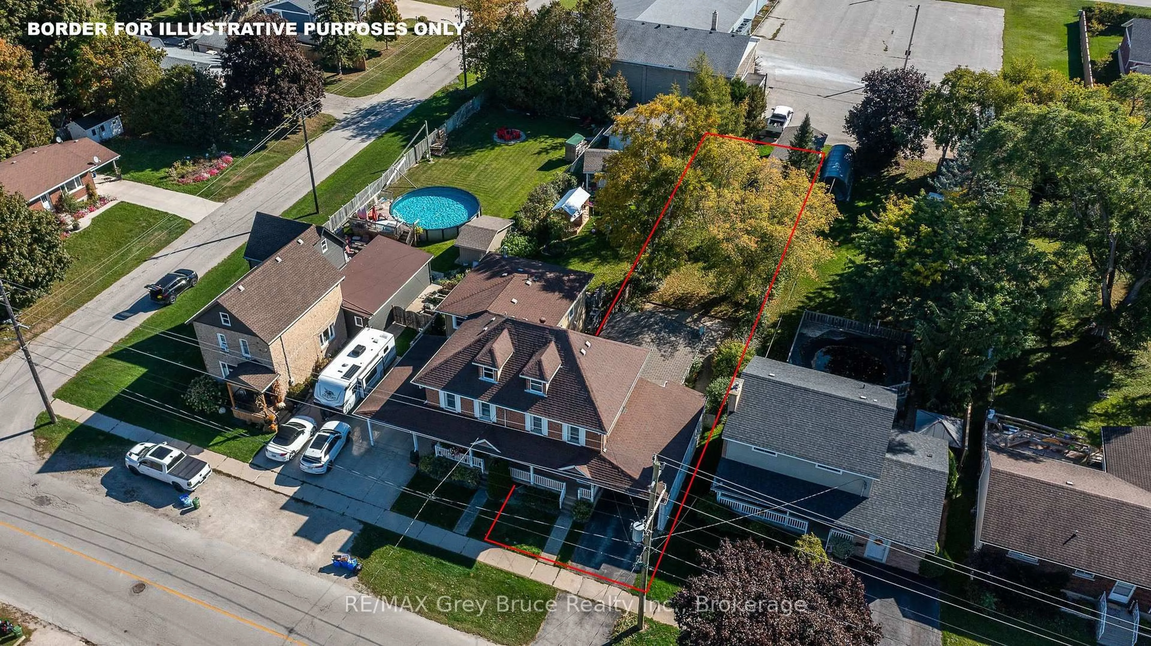 A pic from outside/outdoor area/front of a property/back of a property/a pic from drone, street for 1881 6th Ave, Owen Sound Ontario N4K 2W1