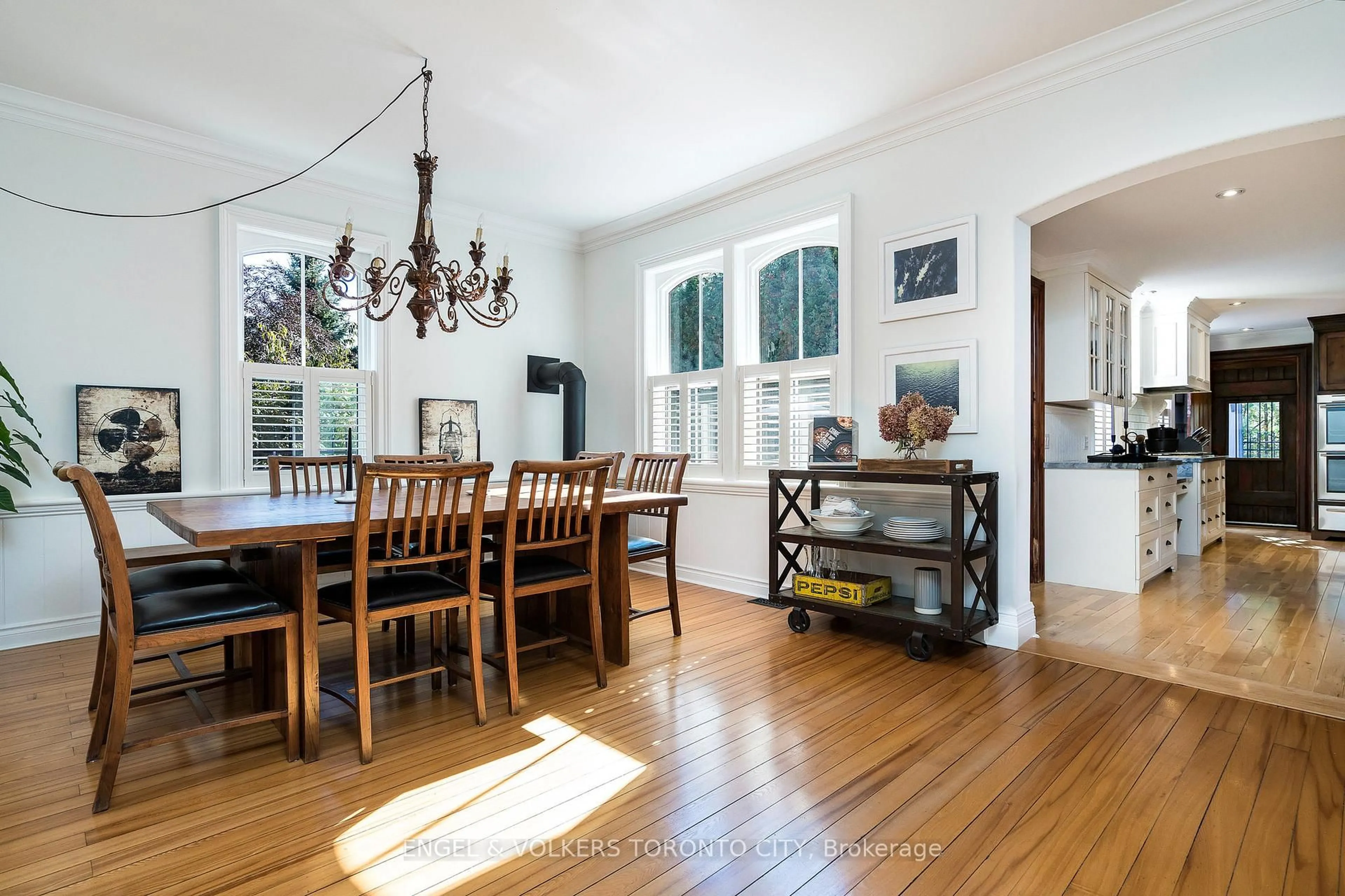 Dining room, wood/laminate floor for 13 Huron St, Blue Mountains Ontario N0H 2P0