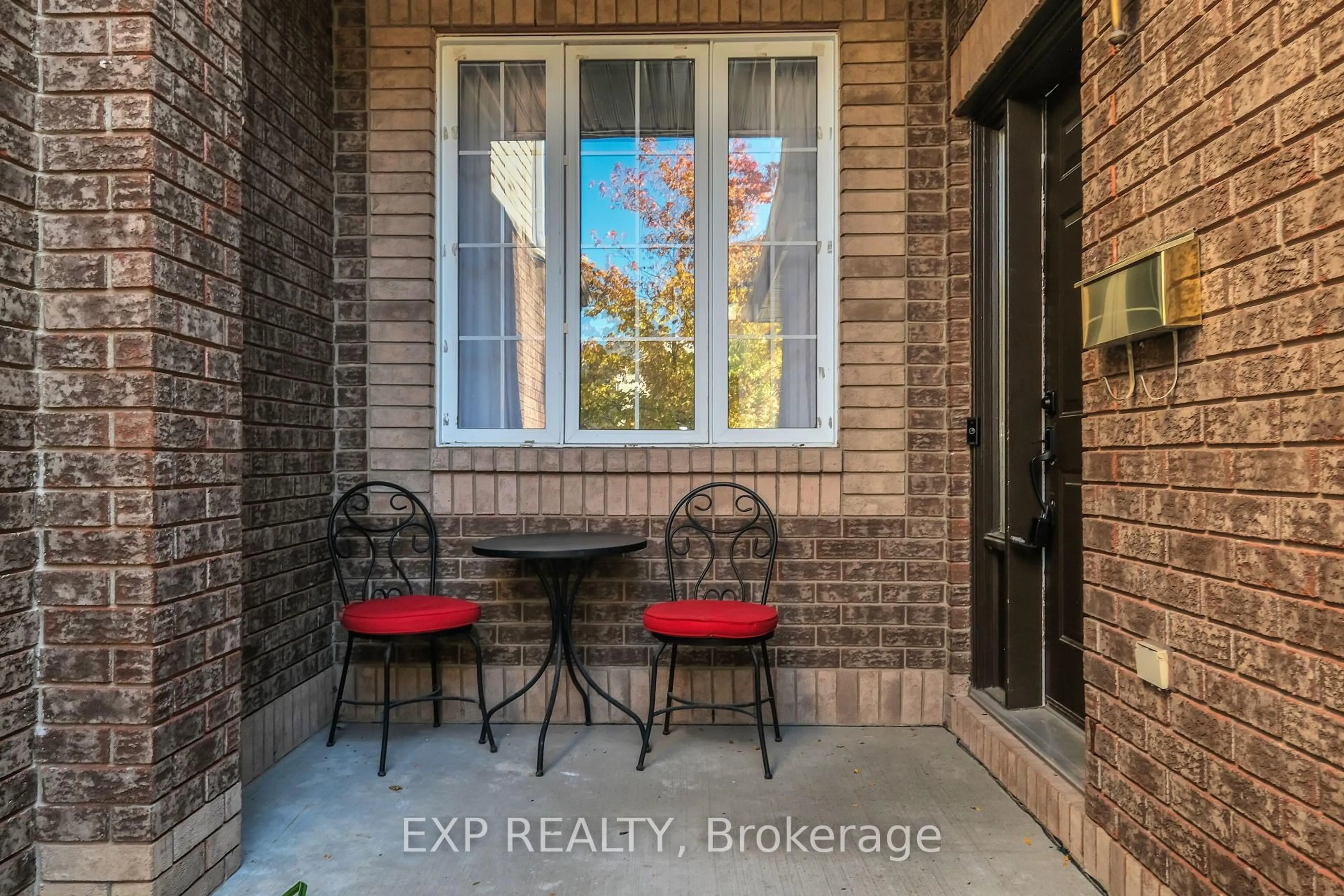 Unknown for 104 Carwood Circ, Ottawa Ontario K1K 4V5
