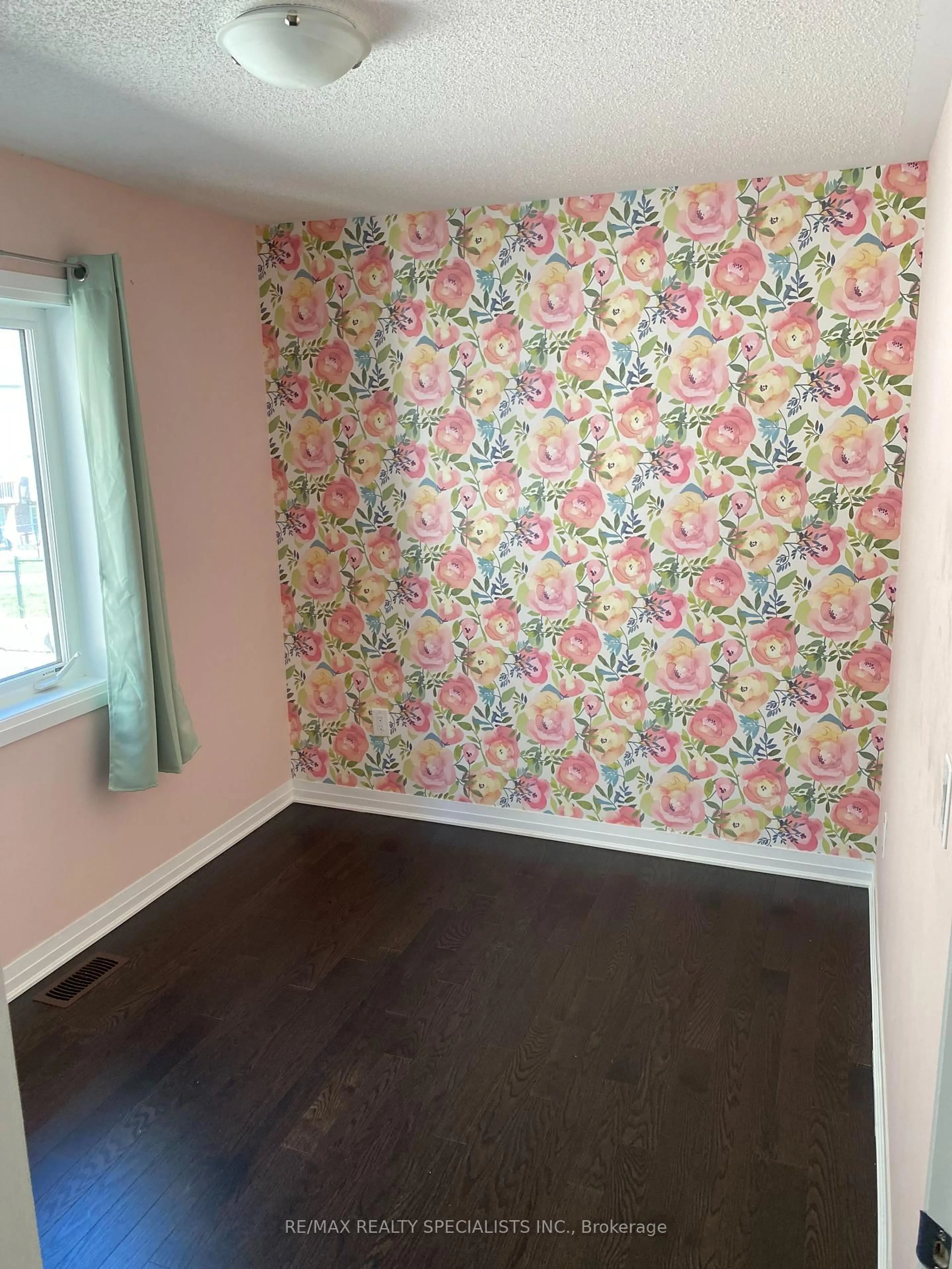 A pic of a room for 4030 Fracchioni Dr, Lincoln Ontario L3J 0R8