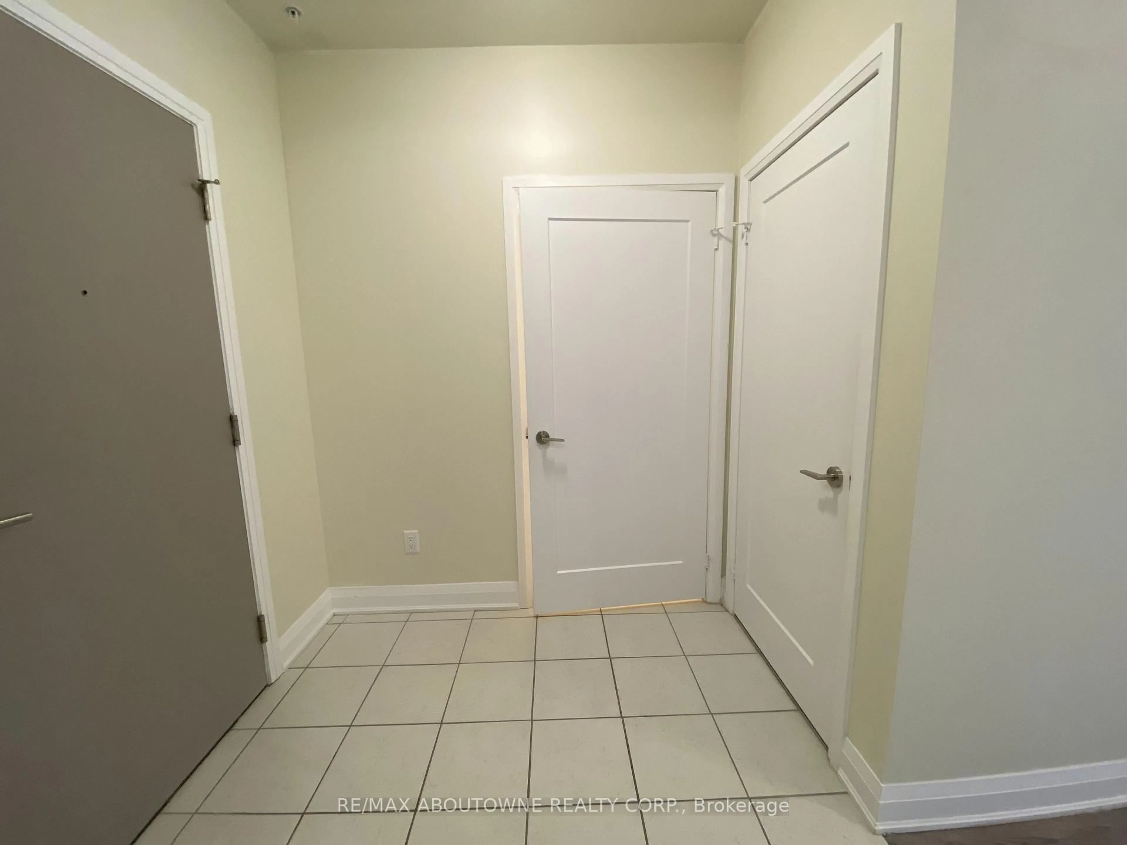 Unknown for 16 Concord Pl #621, Grimsby Ontario L3M 0J1