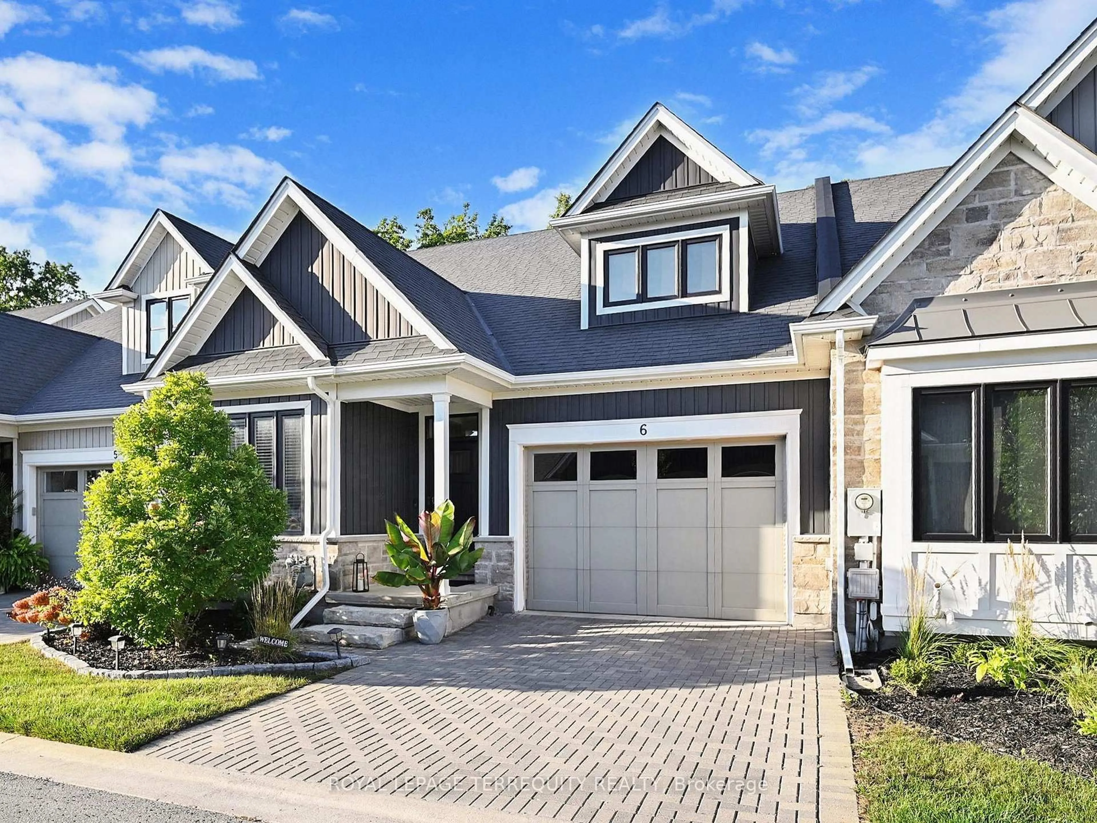 Home with vinyl exterior material, street for 9245 Shoveller Dr #6, Niagara Falls Ontario L2H 0M4