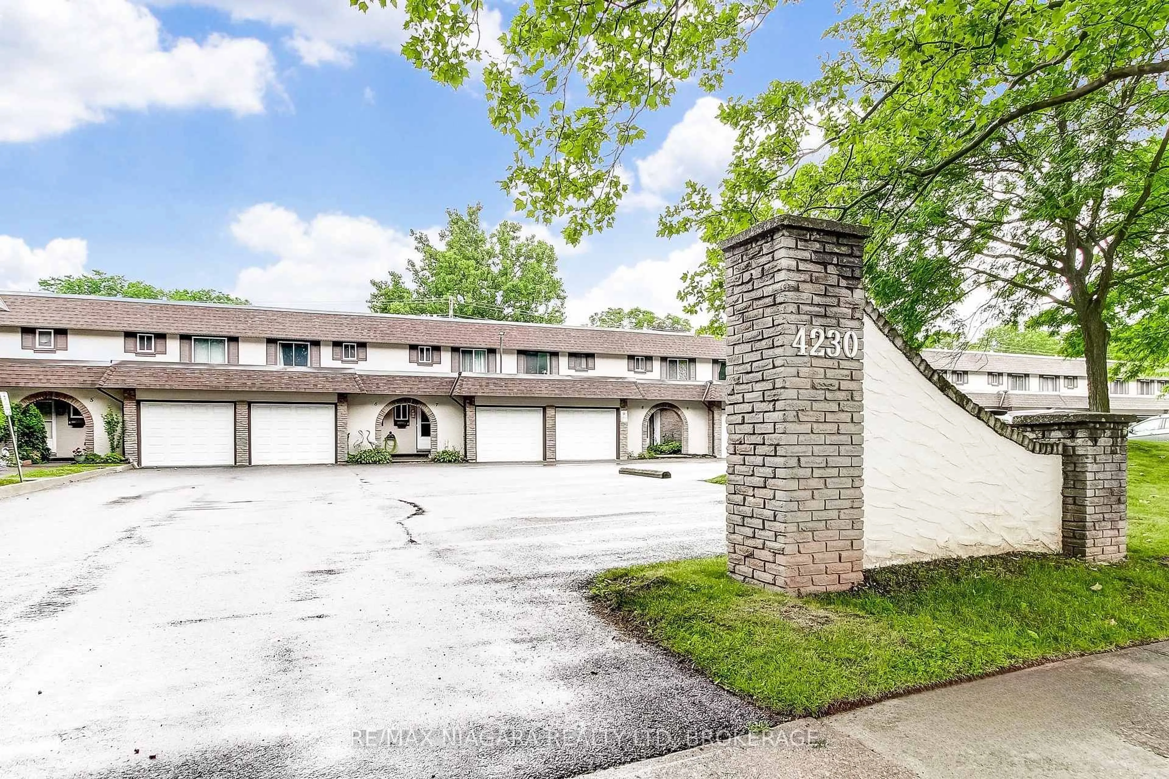 Unknown for 4230 Meadowvale Dr #7, Niagara Falls Ontario L2E 5W7