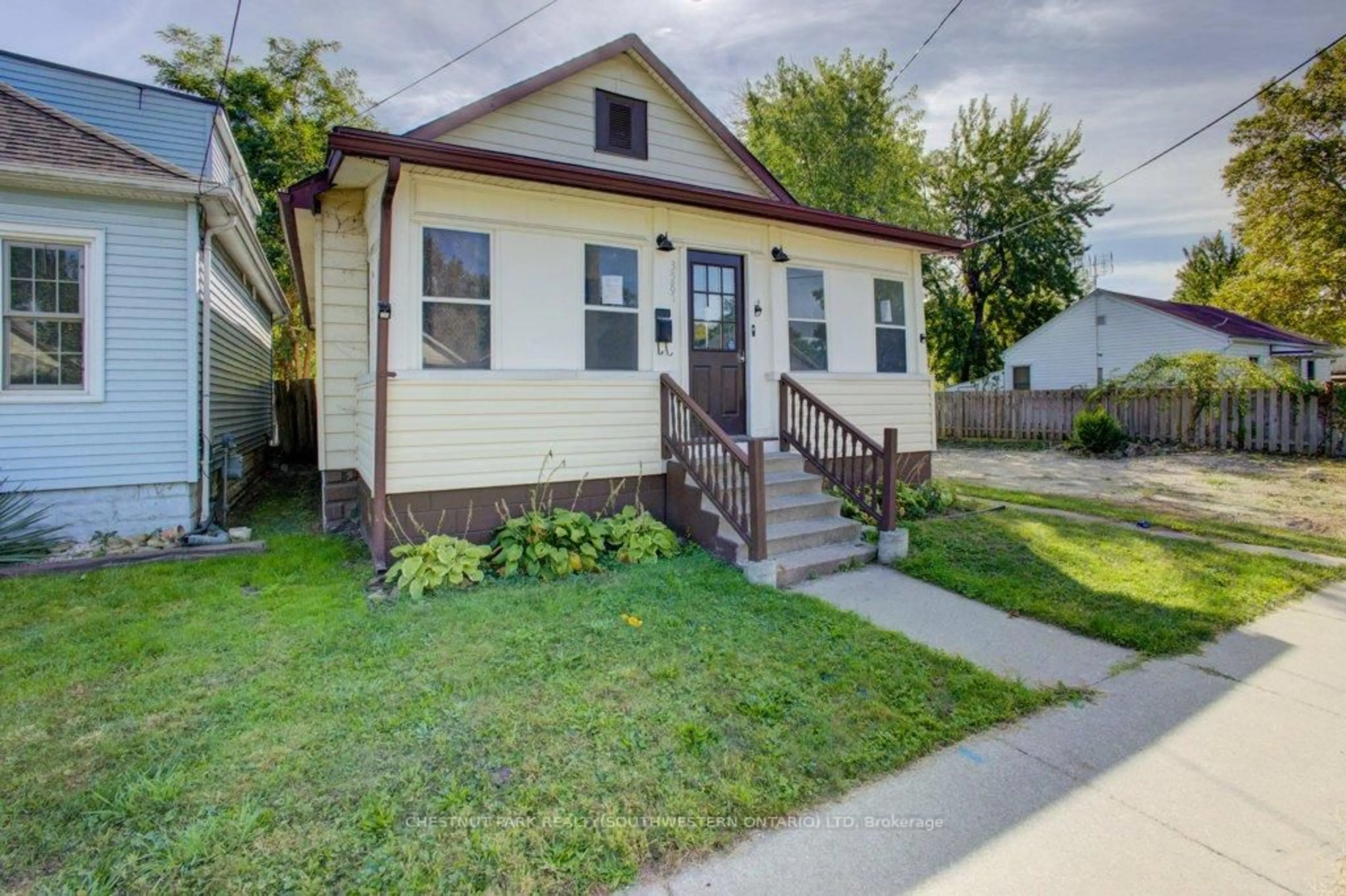 Home with vinyl exterior material, street for 3587 Bloomfield Rd, Windsor Ontario N9C 1R8