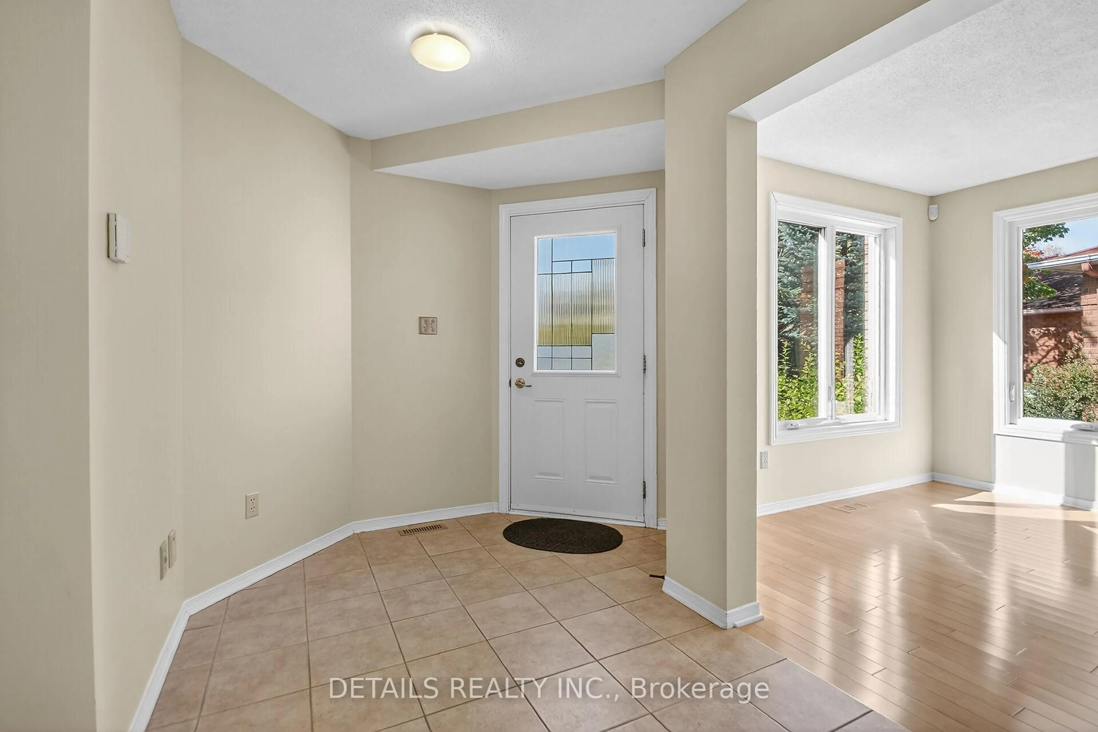 Indoor entryway for 234 Walden Dr, Ottawa Ontario K2K 2M3