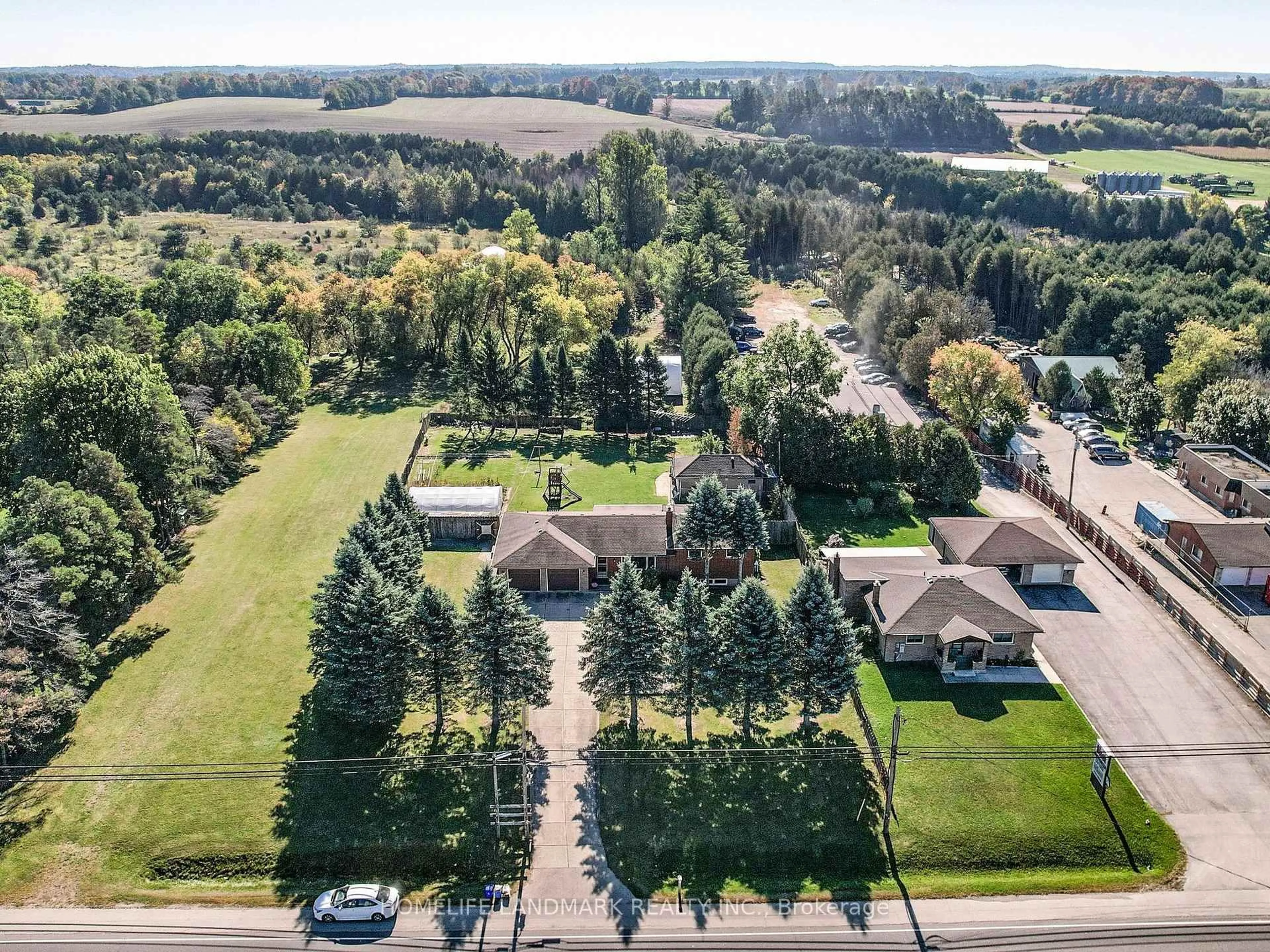 A pic from outside/outdoor area/front of a property/back of a property/a pic from drone, unknown for 7897 Hwy 7 Rd, Guelph/Eramosa Ontario N1H 6H8