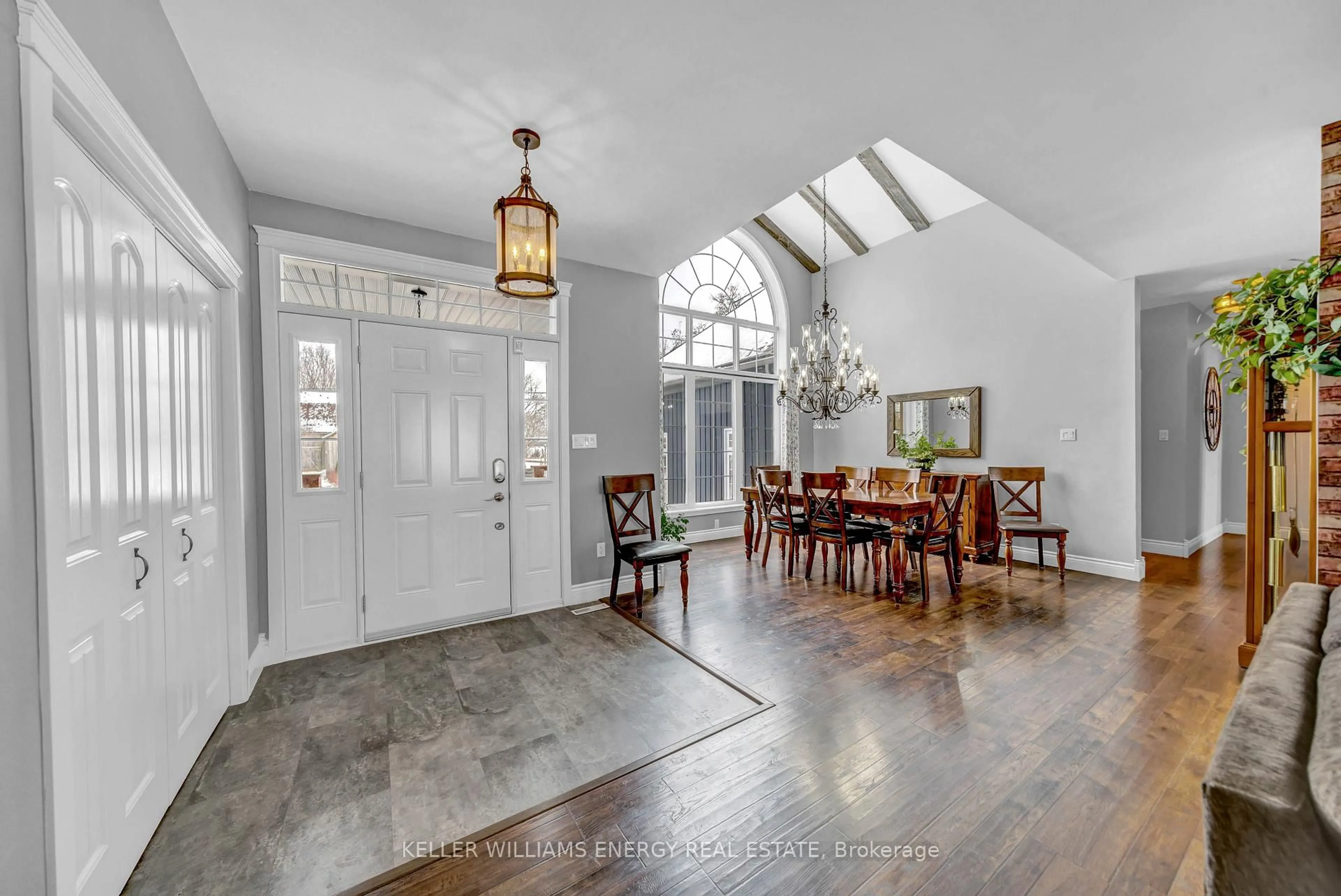 Indoor entryway for 516 Allison Rd, Prince Edward County Ontario K0K 1W0