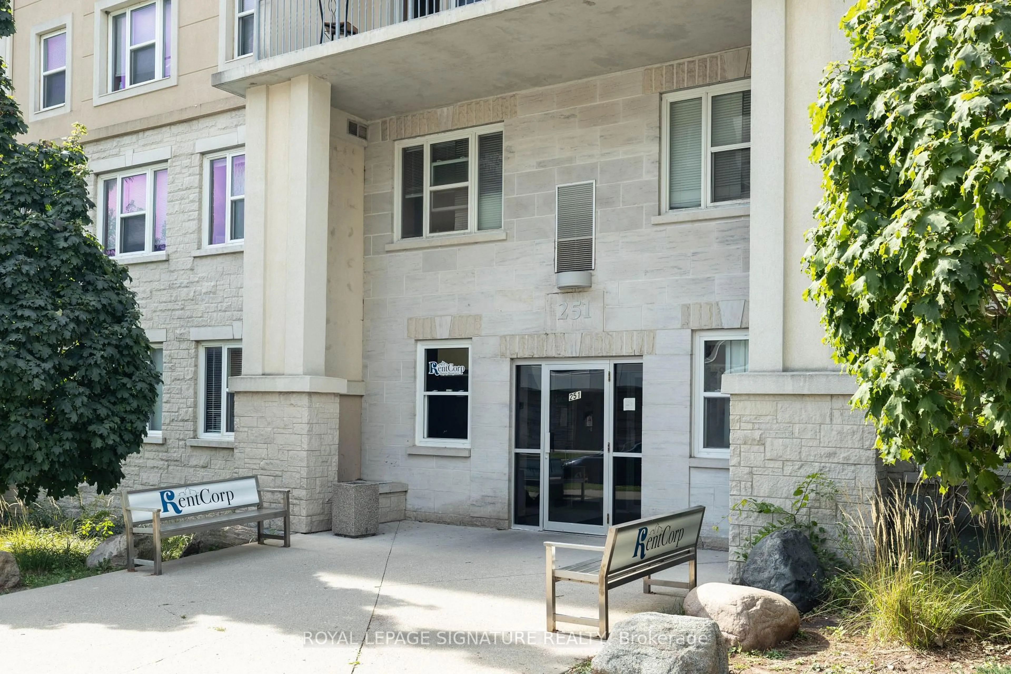 Indoor foyer for 251 Lester St #304, Waterloo Ontario N2L 3W6