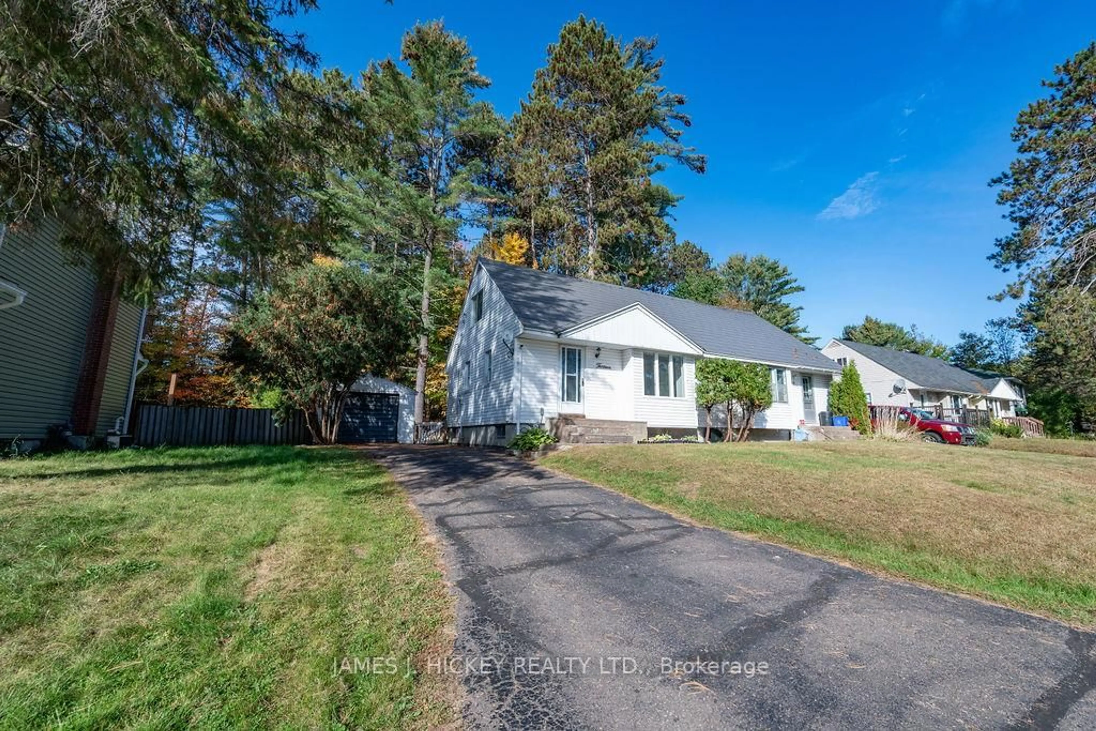 A pic from outside/outdoor area/front of a property/back of a property/a pic from drone, street for 13 Thomson Cres, Deep River Ontario K0J 1P0