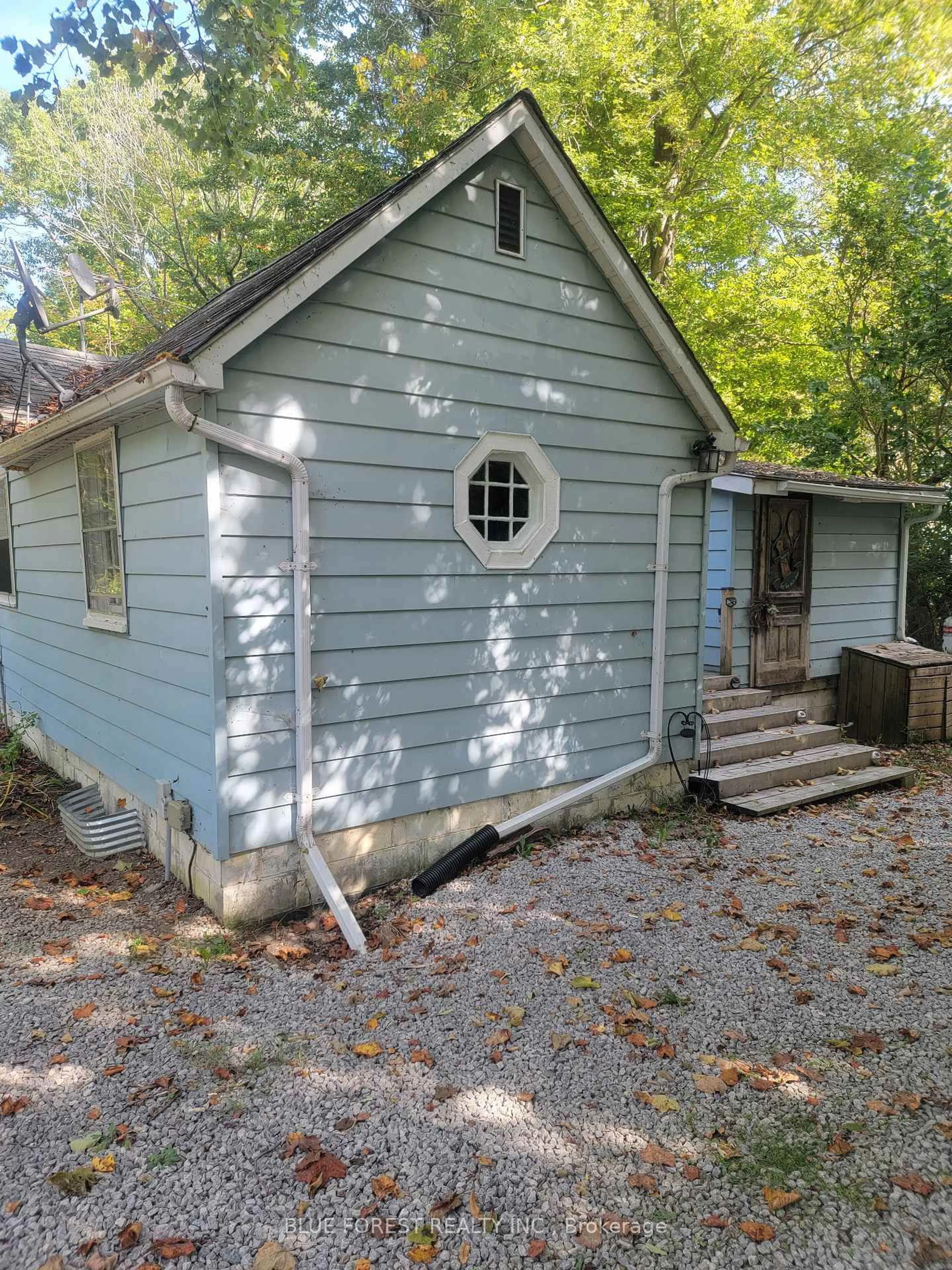 Shed for 27989 Park Dr, Dutton/Dunwich Ontario N0L 2M0
