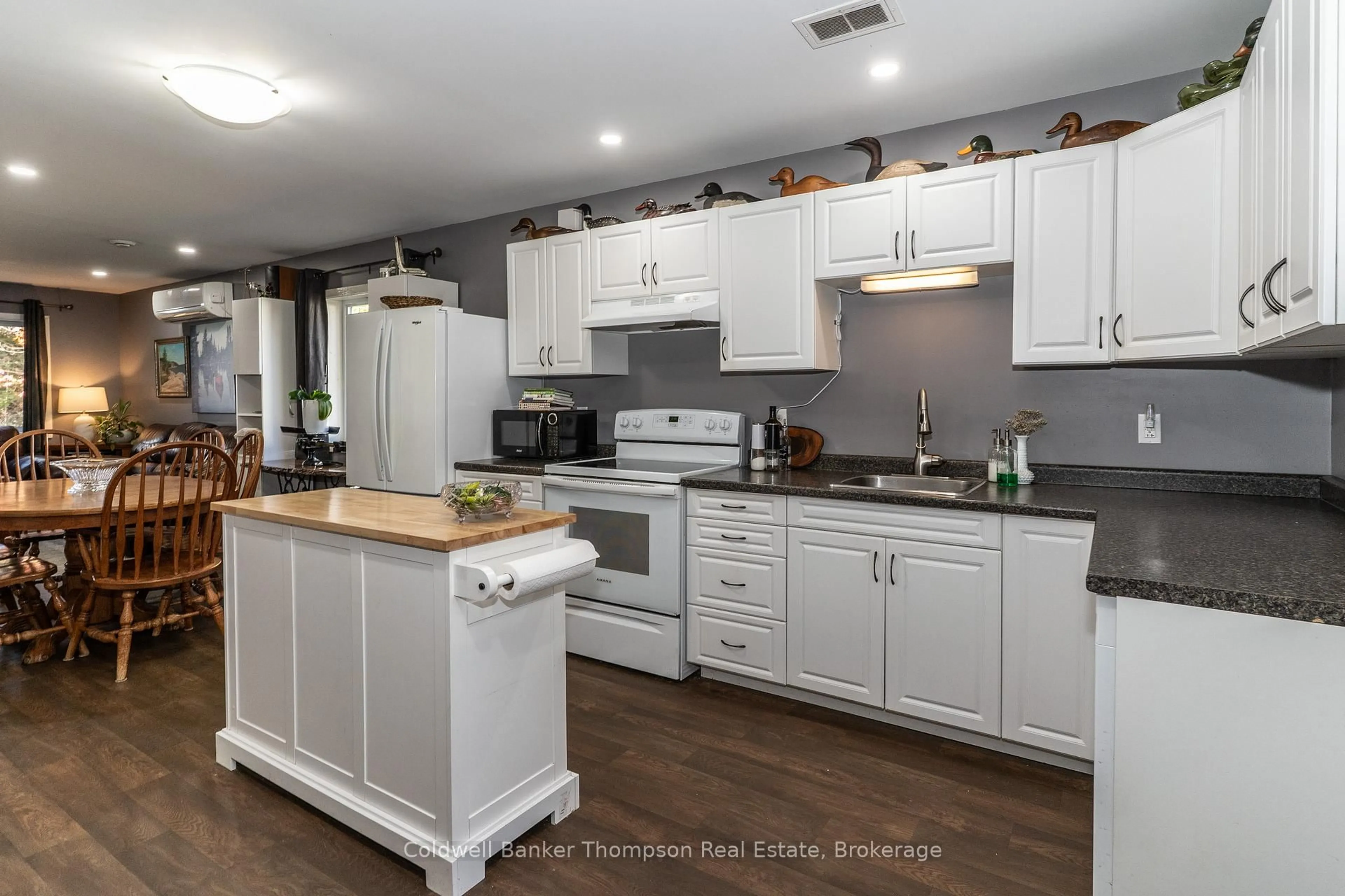 Open concept kitchen, unknown for 42 Murray St, Sundridge Ontario P0A 1Z0