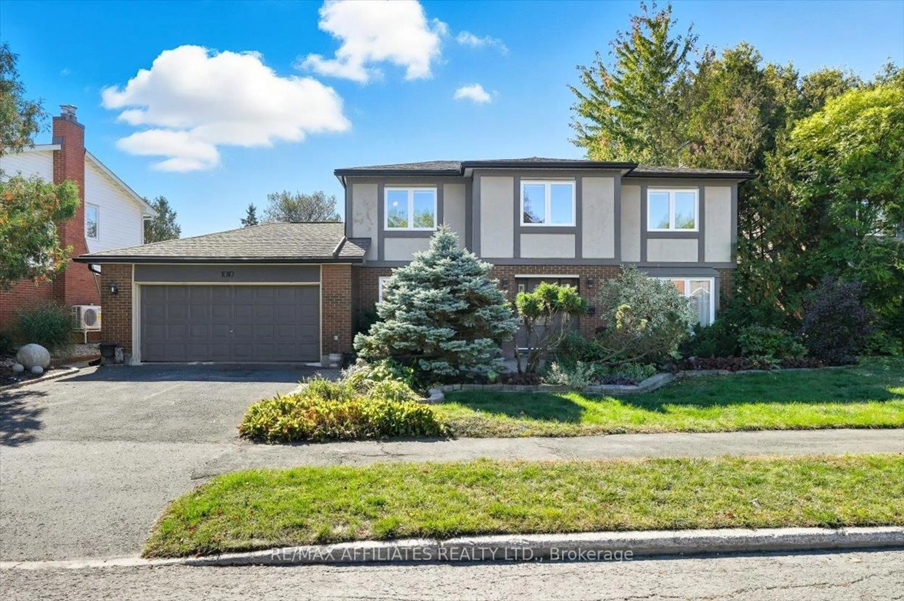 Home with vinyl exterior material, street for 1010 Plante Dr, Ottawa Ontario K1V 9E6