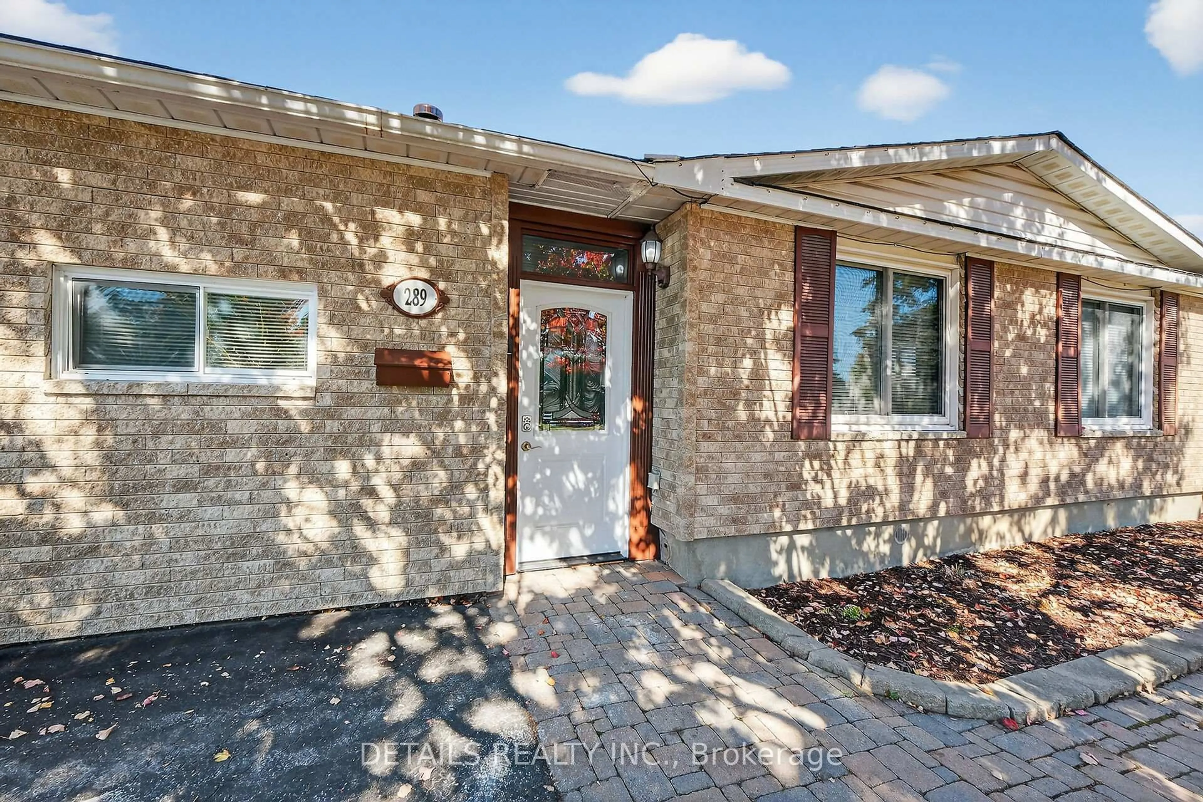 Home with brick exterior material, street for 289 Amiens St, Ottawa Ontario K1E 1N3