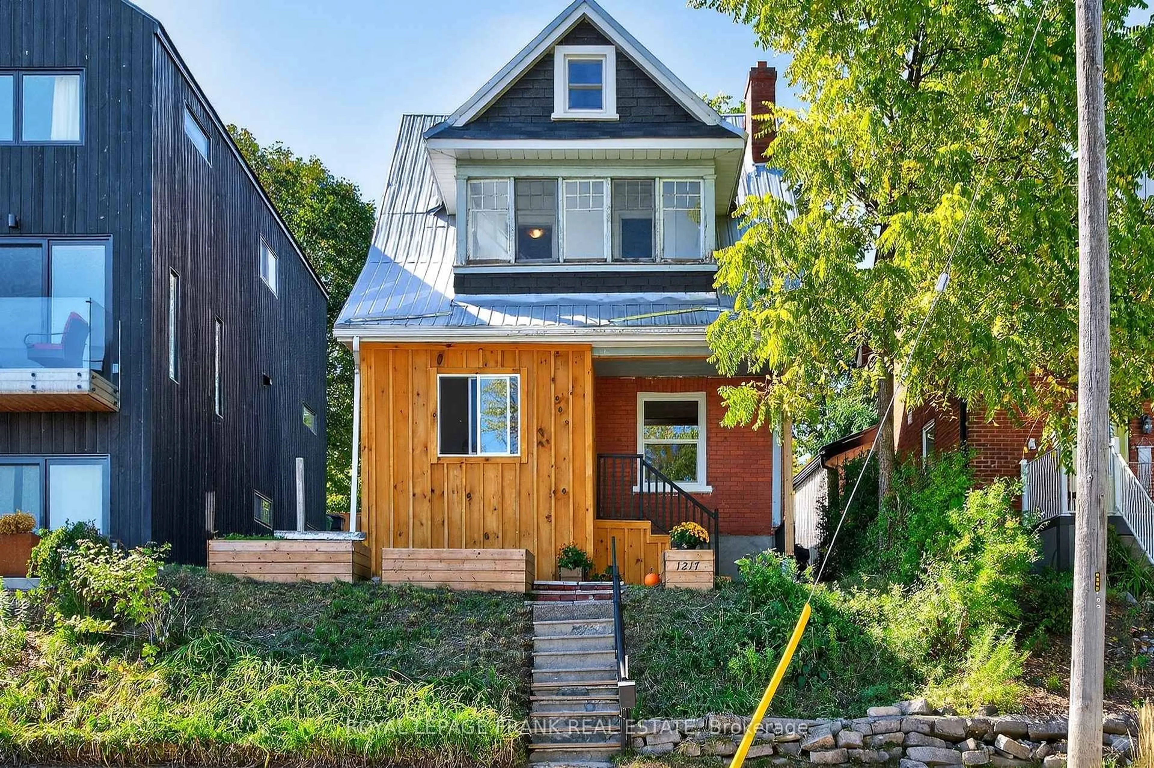 Home with brick exterior material, street for 1217 Grandview Ave, Peterborough Ontario K9J 5P7