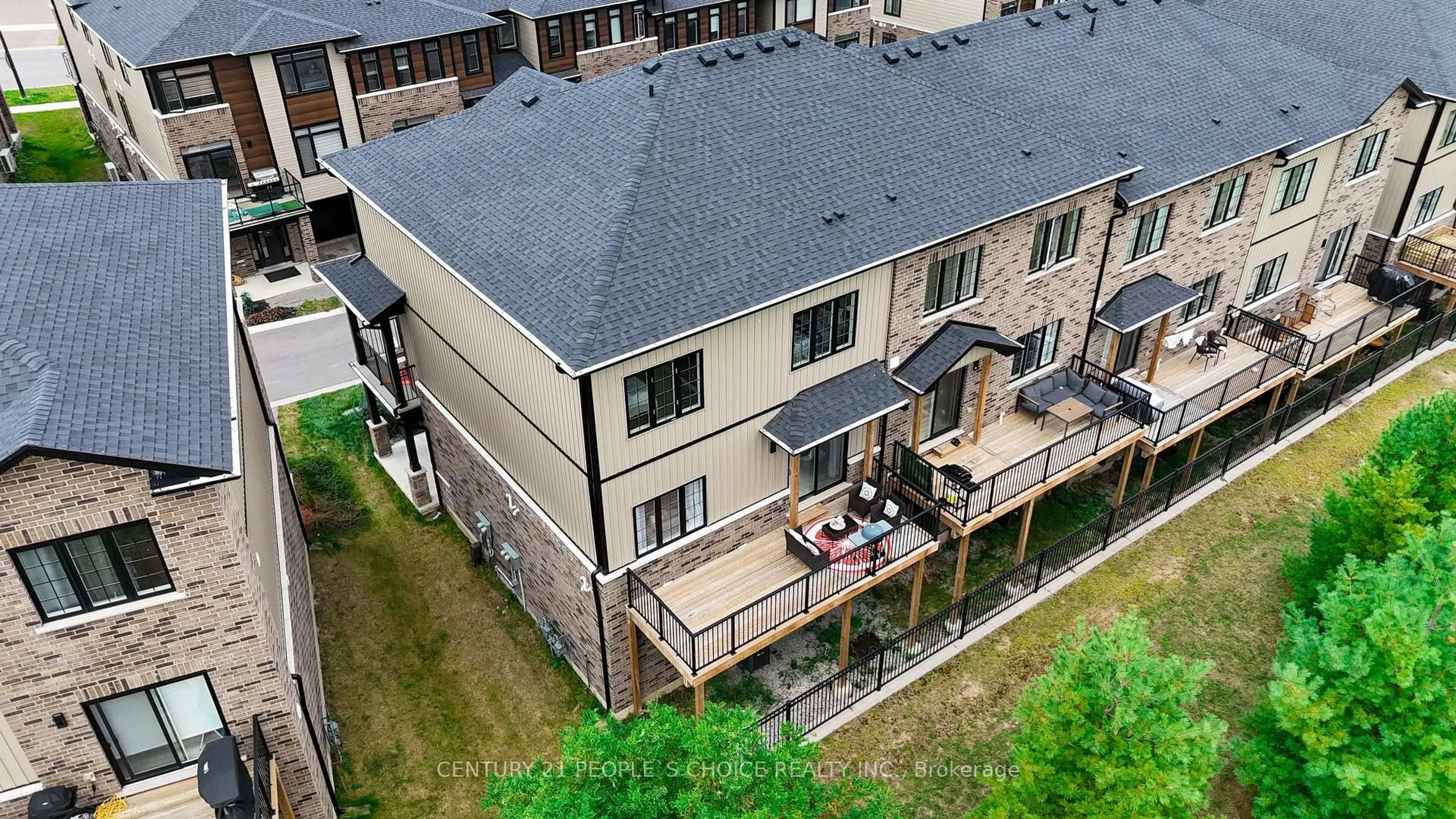 A pic from outside/outdoor area/front of a property/back of a property/a pic from drone, unknown for 2610 Kettering Pl #45, London South Ontario N6M 0J4