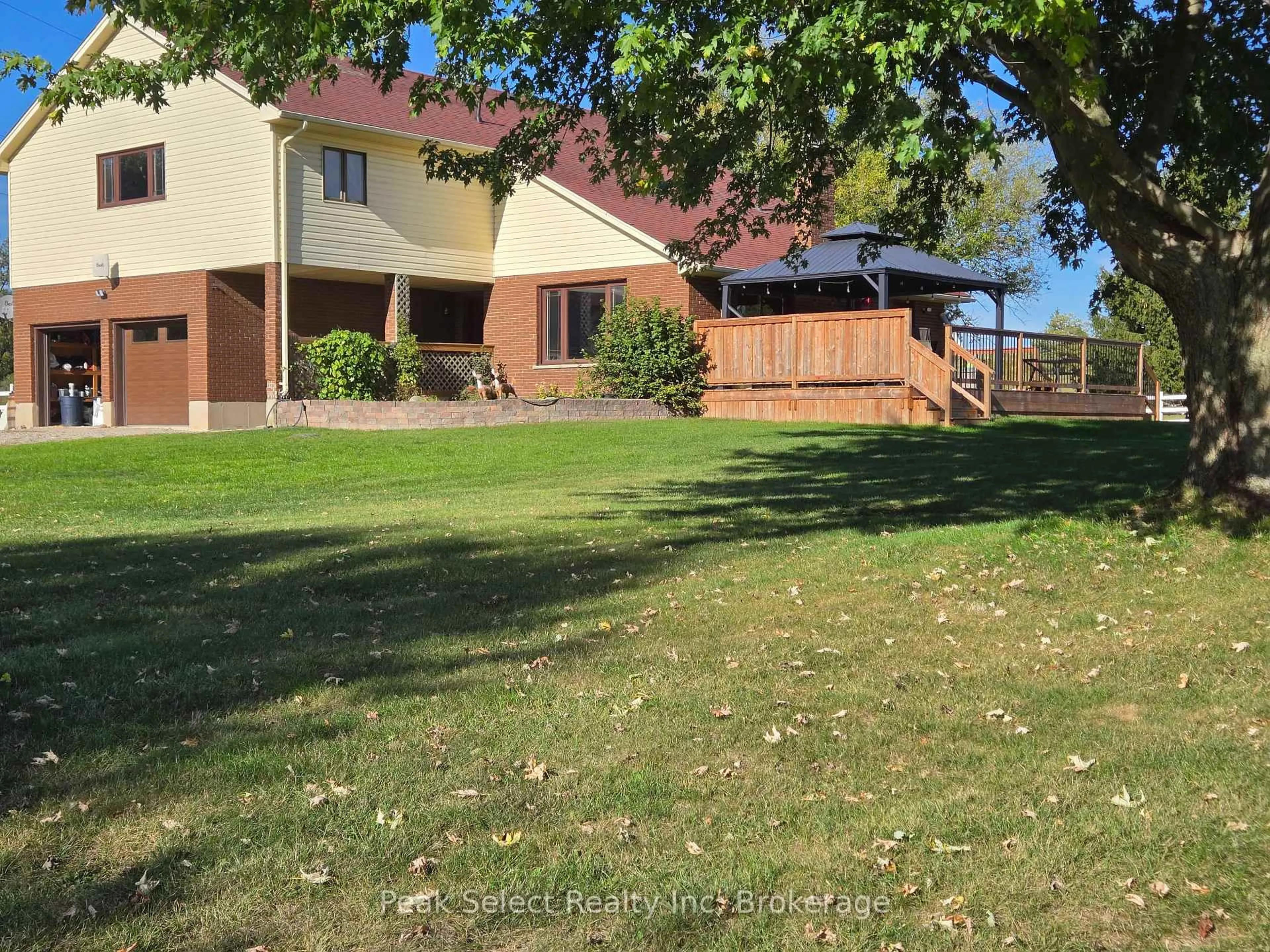 A pic from outside/outdoor area/front of a property/back of a property/a pic from drone, unknown for 20076 Cherryhill Rd, Thames Centre Ontario N0M 2M0