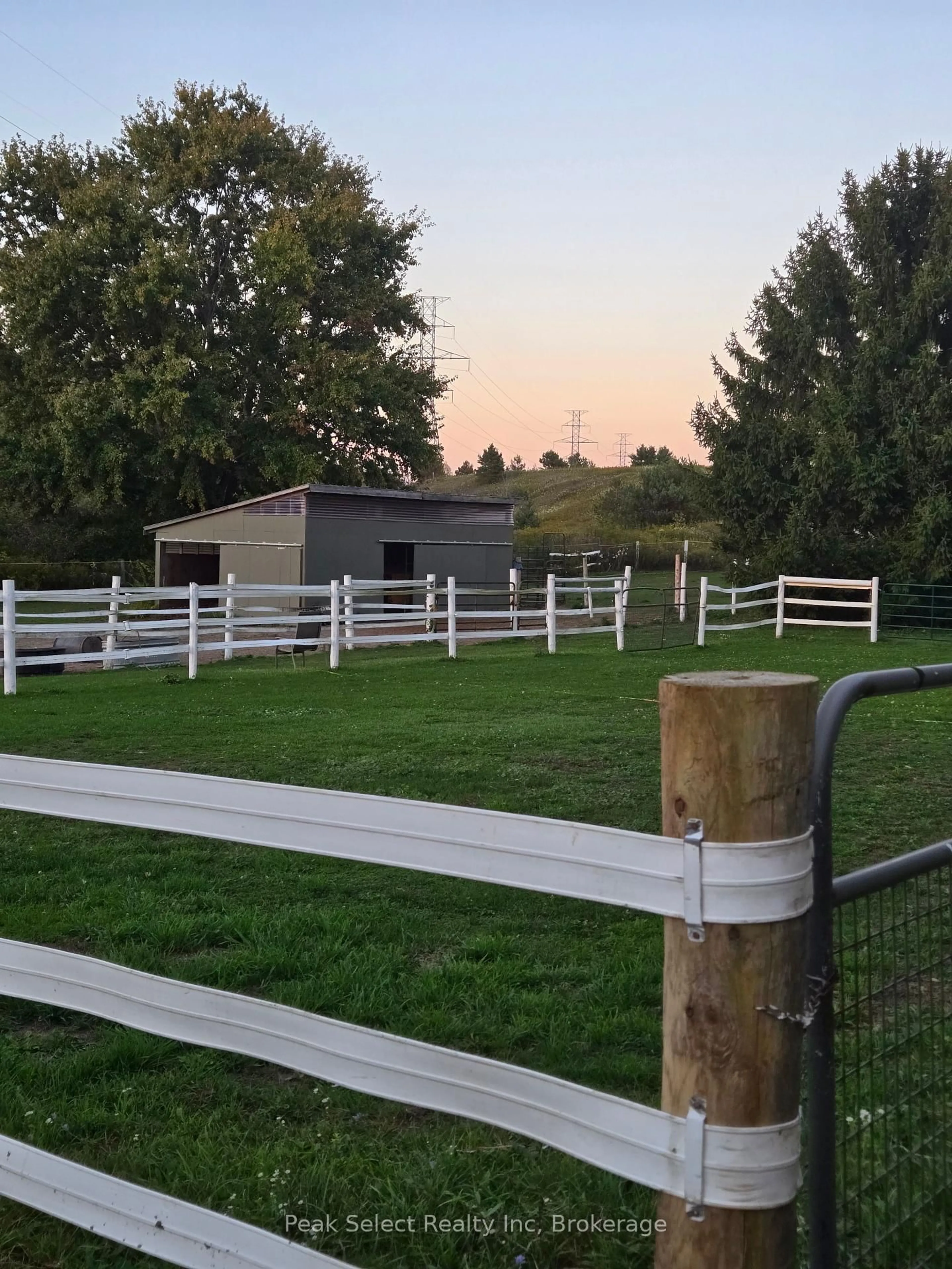 Shed for 20076 Cherryhill Rd, Thames Centre Ontario N0M 2M0