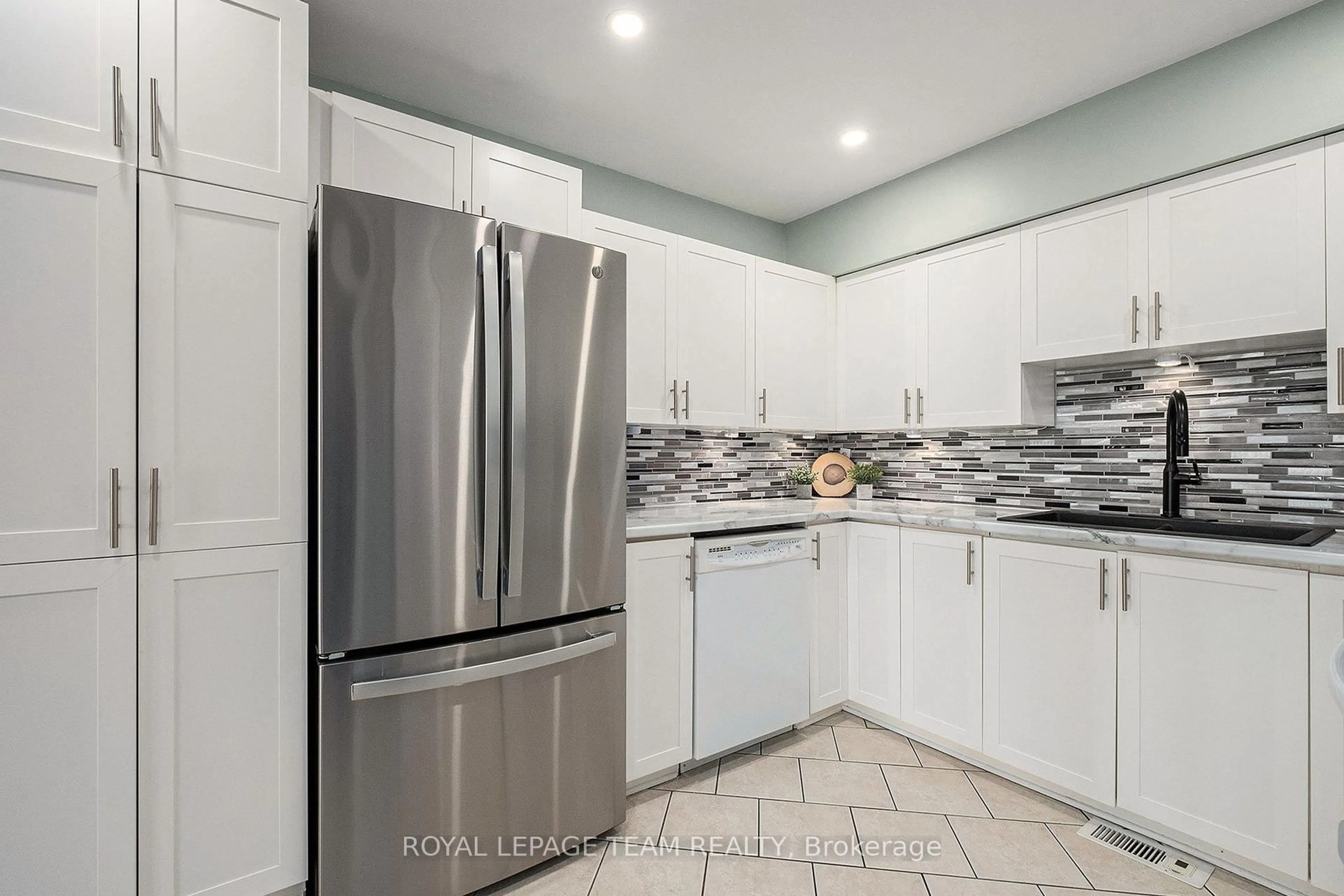 Unknown for 93 Royal Oak Court Crt, Ottawa Ontario K1T 3N9