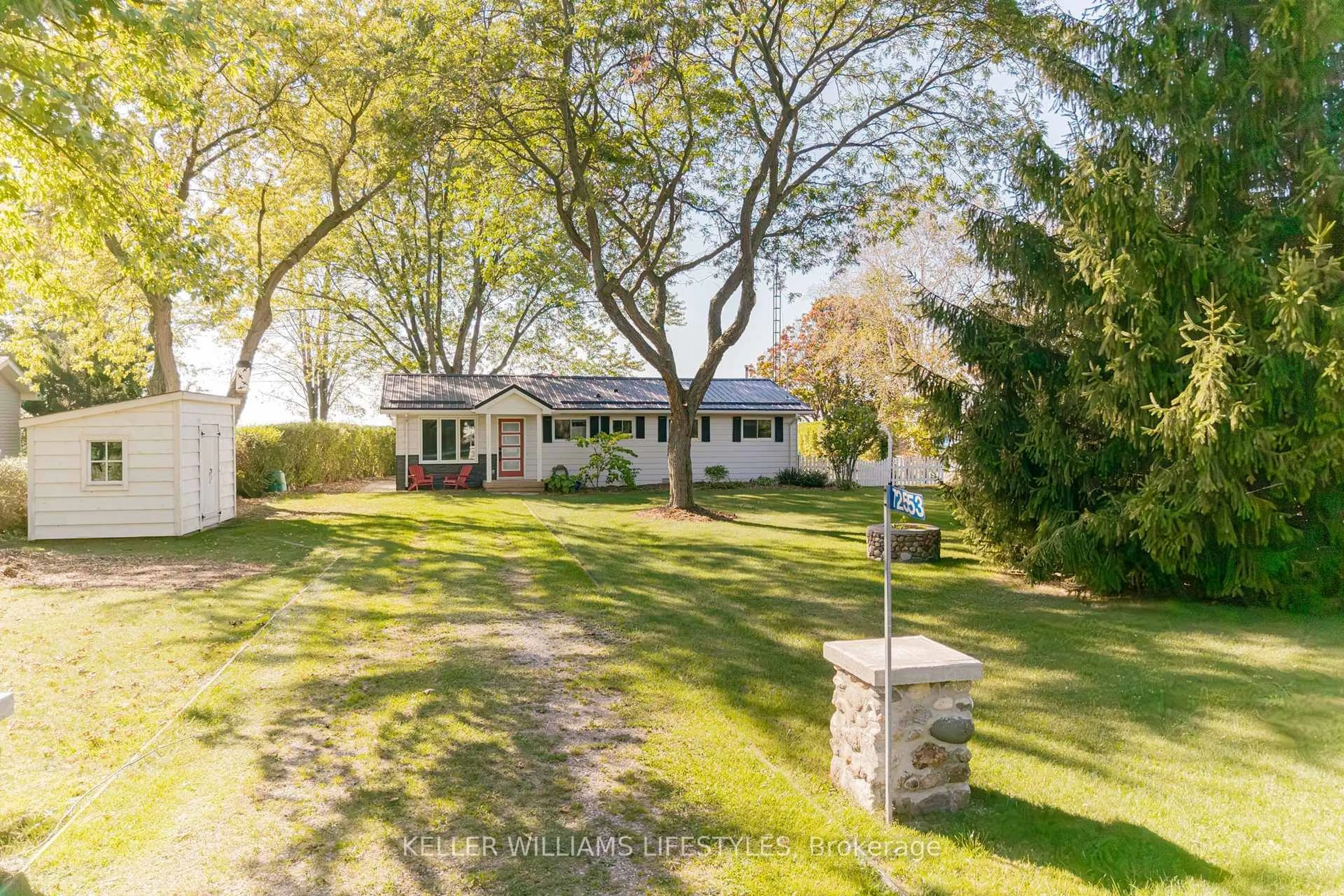 A pic from outside/outdoor area/front of a property/back of a property/a pic from drone, water/lake/river/ocean view for 72553 Princess St, Bluewater Ontario N0M 2T0
