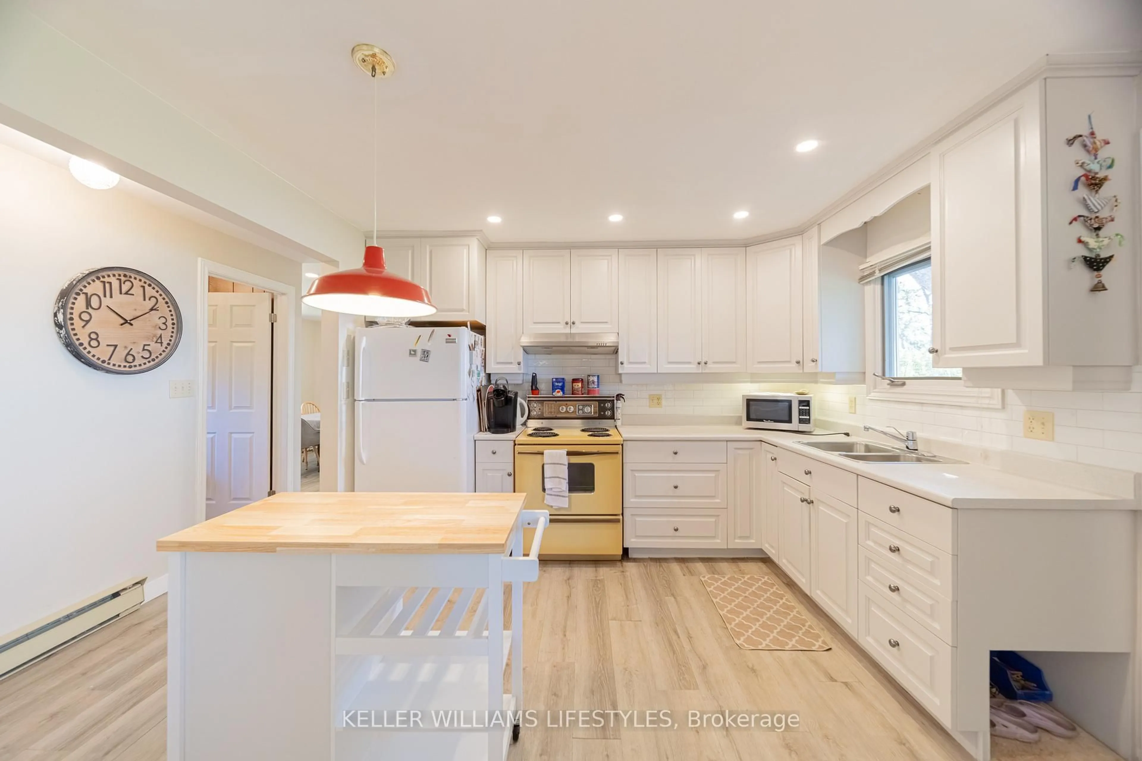 Open concept kitchen, unknown for 72553 Princess St, Bluewater Ontario N0M 2T0