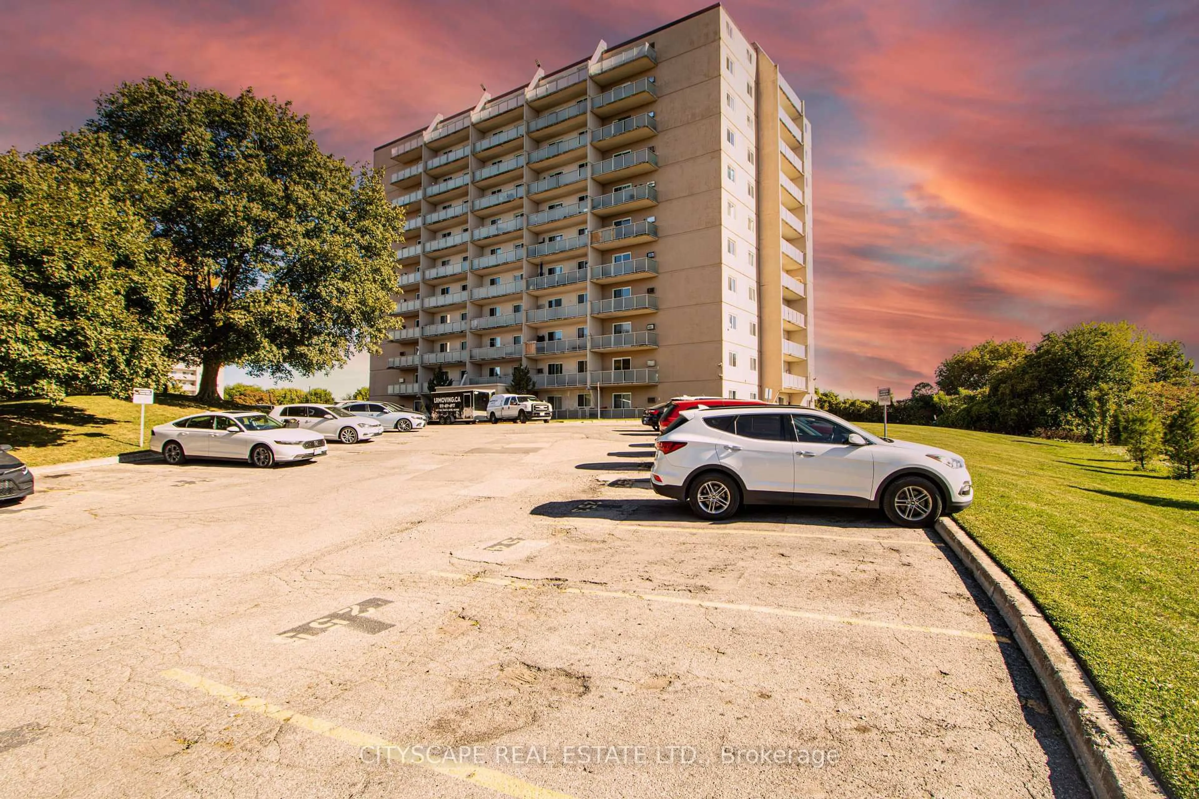 A pic from outside/outdoor area/front of a property/back of a property/a pic from drone, unknown for 573 Mornington Ave #1008, London East Ontario N5Y 4T9